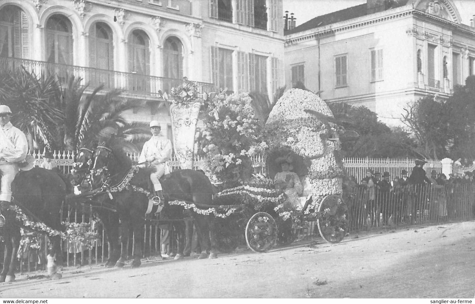 CPA 14 CABOURG CARTE PHOTO DEVANT L'HOTEL - Cabourg