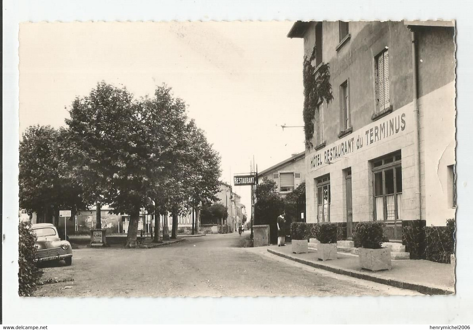 69 Rhone Francheville Le Haut Hotel Restaurant Et Quartier Terminus - Autres & Non Classés