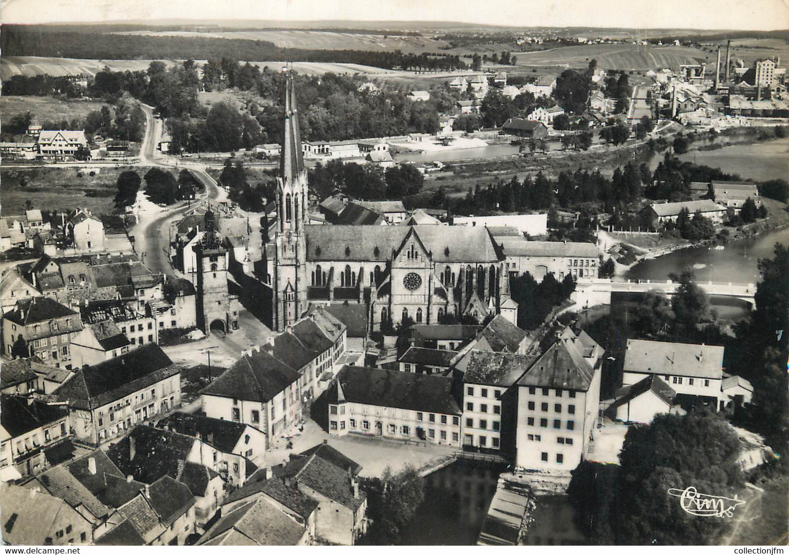 / CPSM FRANCE 57 "Sarralbe, Vue Aérienne Sur Le Centre" - Sarralbe