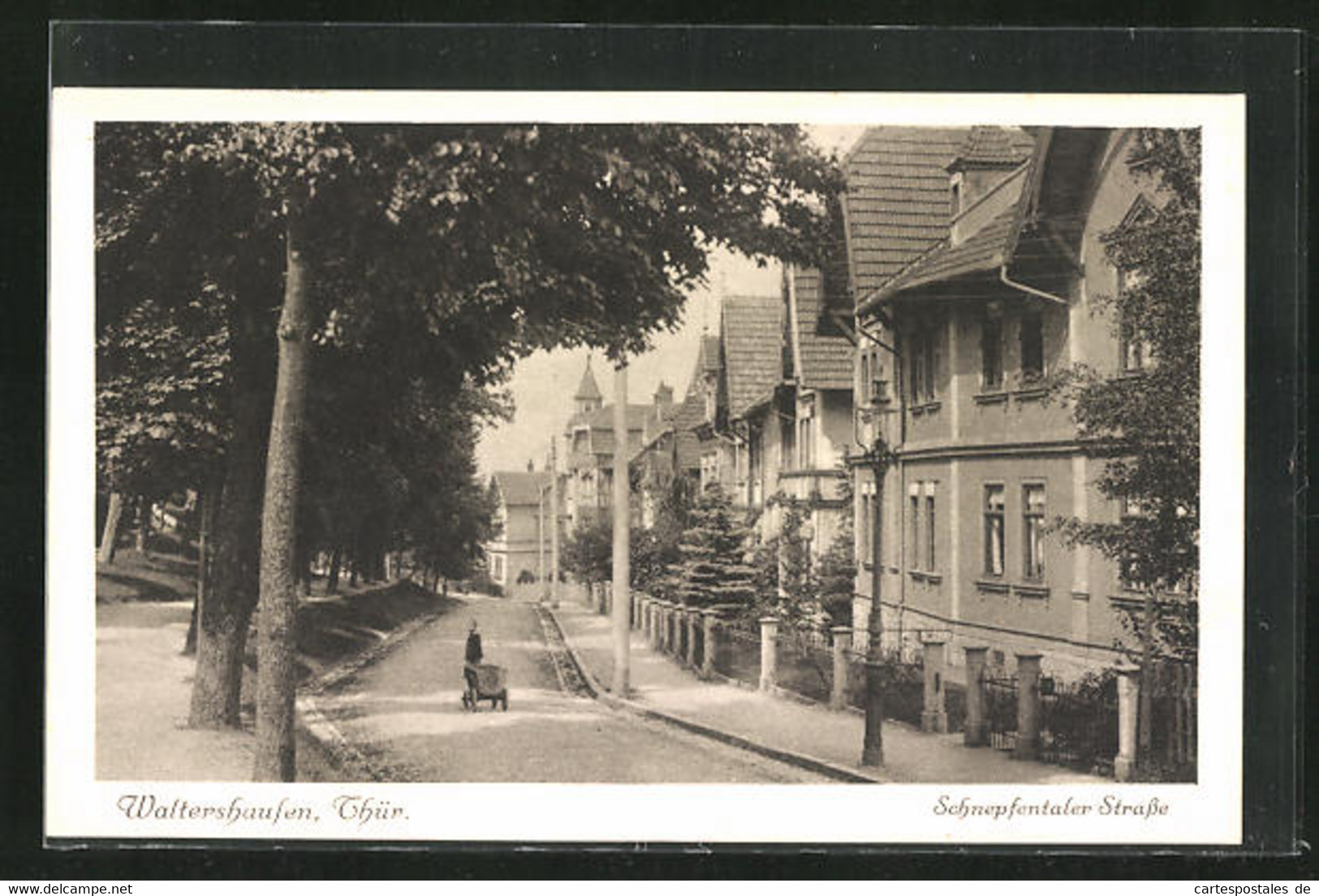 AK Waltershausen / Thür., Schnepfentaler Strasse Mit Einem Jungen - Waltershausen