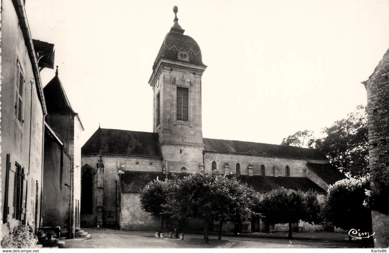 Pesmes * Vue Sur L'église Du Pays - Pesmes