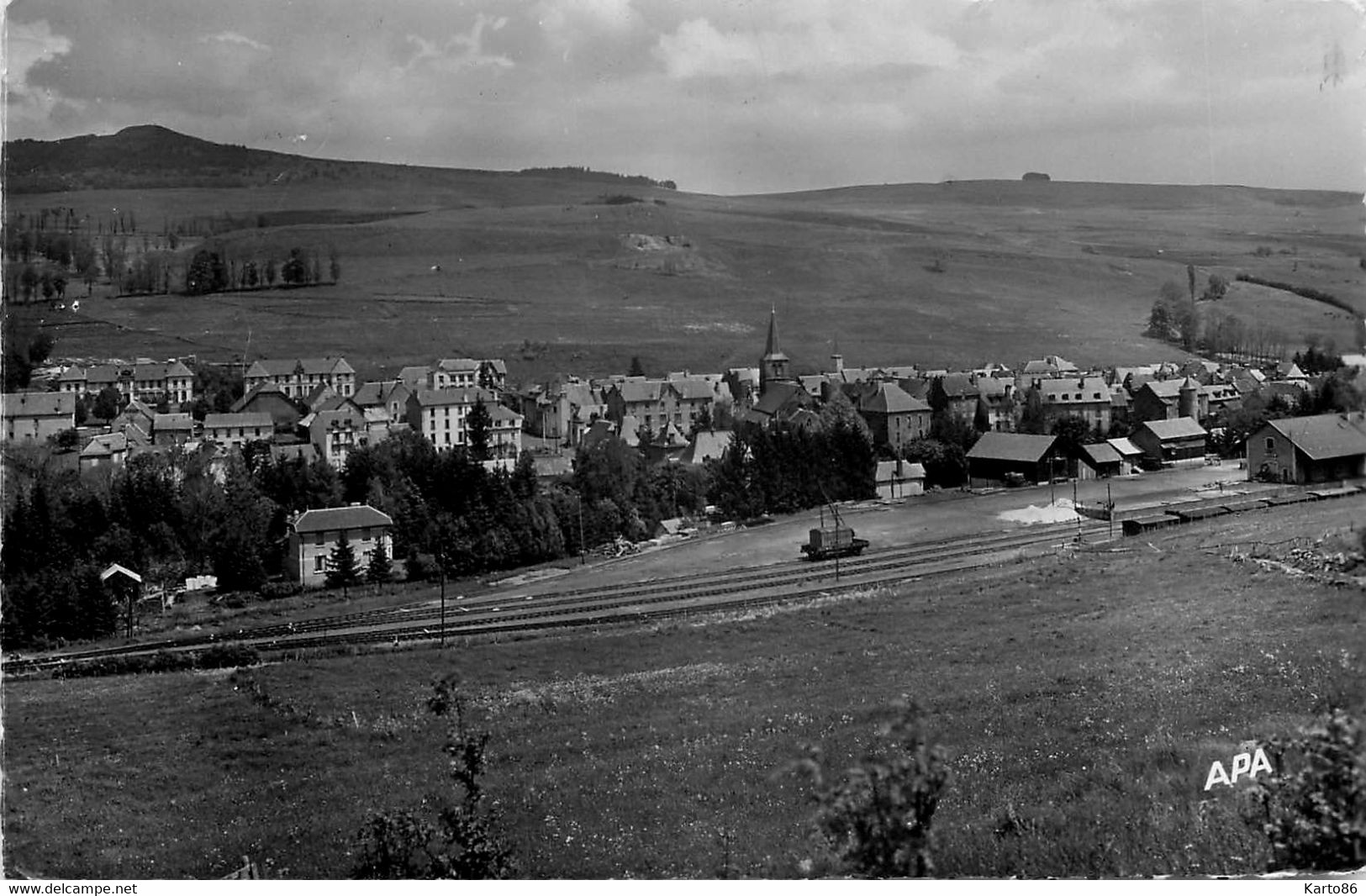 Allanche * Vue Générale Du Village * Gare * Ligne Chemin De Fer Du Cantal - Allanche