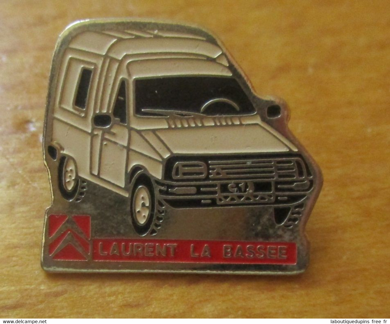 A048 -- Pin's Citroen Laurent La Bassee - Citroën