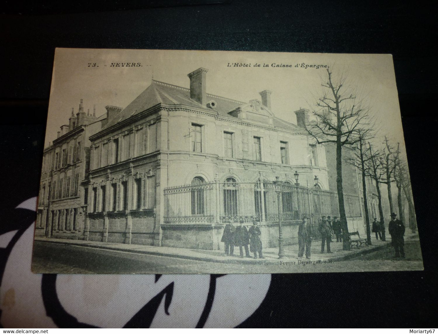 Carte Postale Nievre Nevers Hotel De La Caisse D'epargne Animée - Nevers