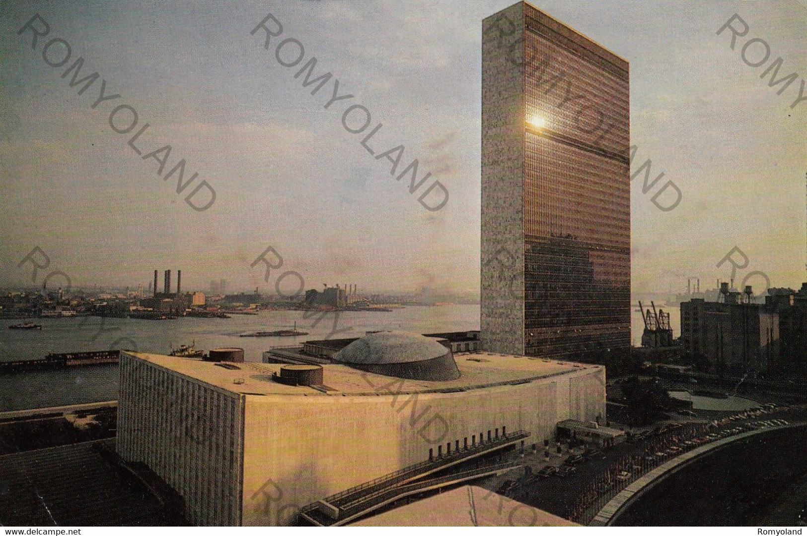 CARTOLINA  NEW YORK CITY,STATI UNITI,UNITED NATIONS,MEMORIA,STORIA,CULTURA,VIAGGIATA 1980 - World Trade Center