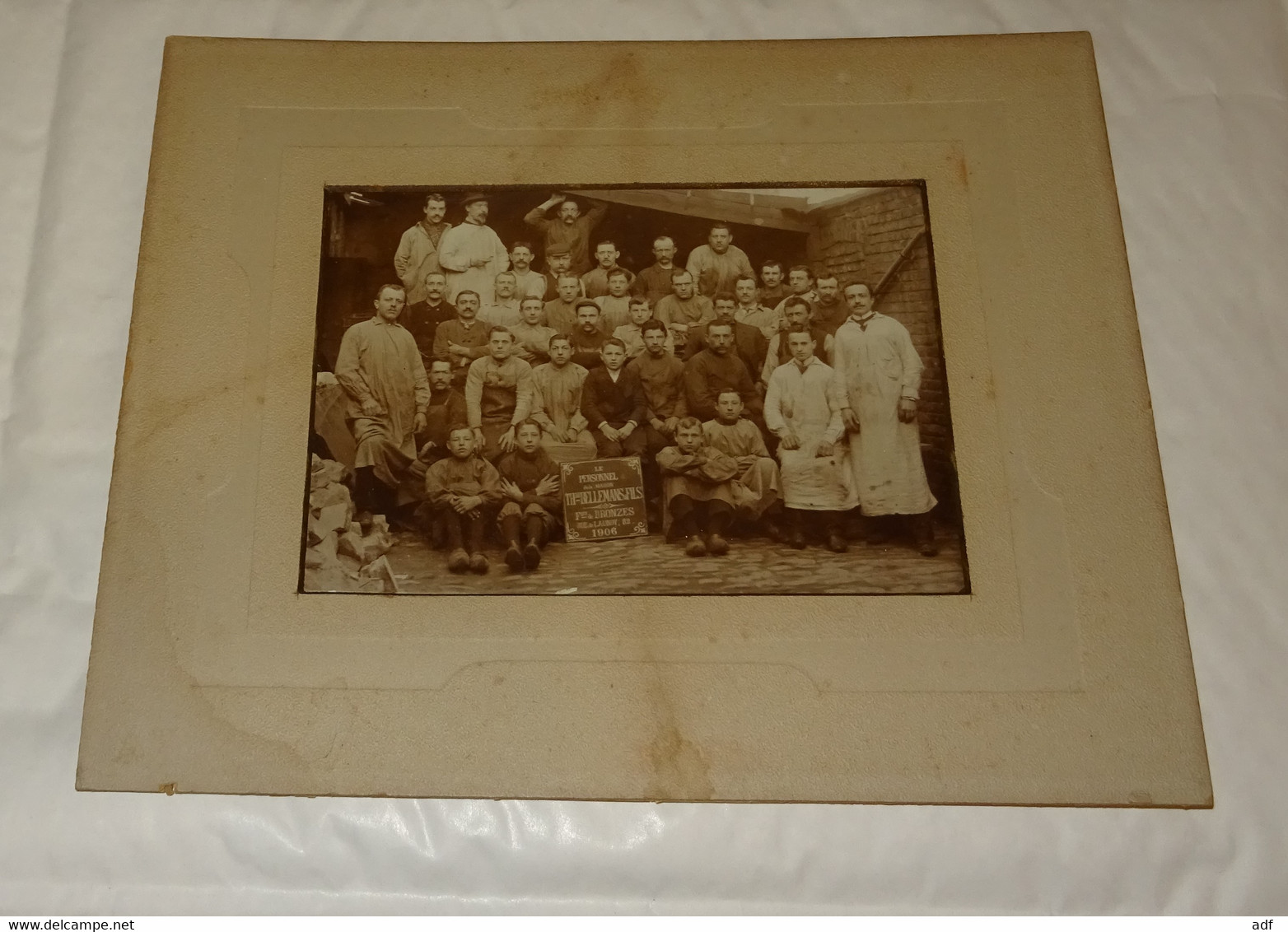 ANCIENNE PHOTO LE PERSONNEL DE LA MAISON BELLEMANS & FILS, FONDERIE DE BRONZES, A LOCALISER, PALISEUL OU ALENTOUR ? - Paliseul