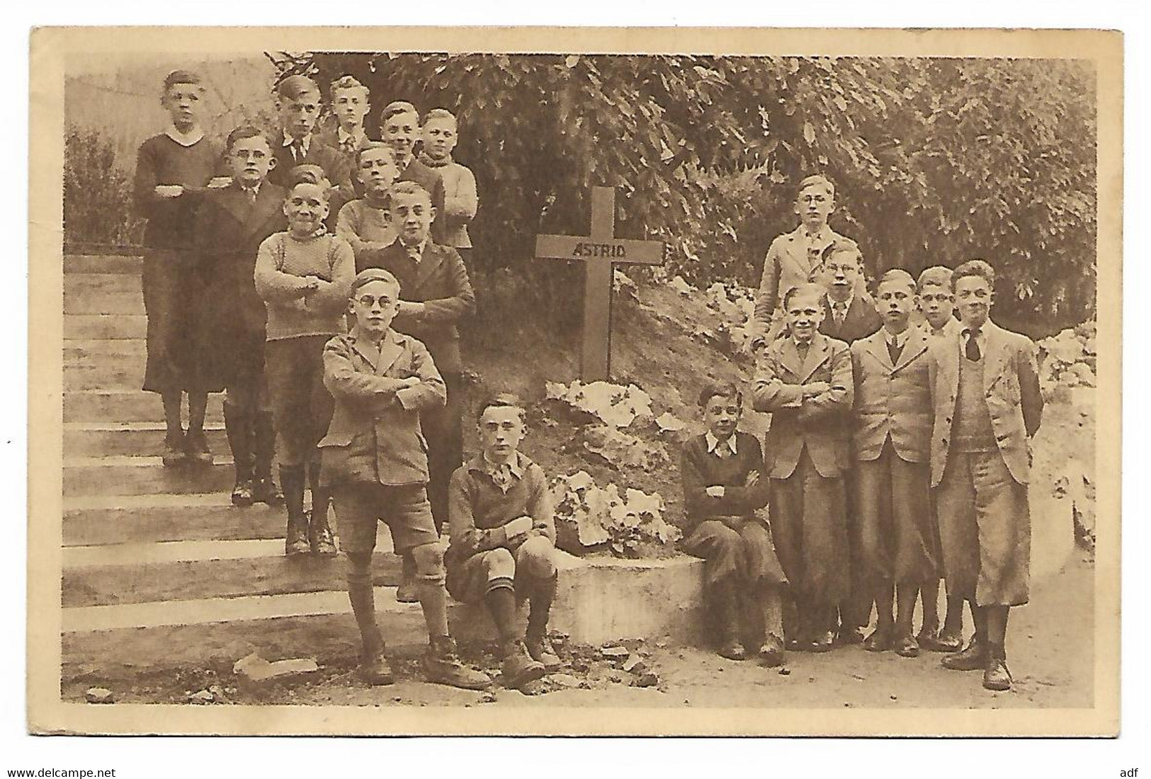 CPA ANIMEE, SOUVENIR DU JUVENAT PIE X A BASSENGE, LES RELIGIEUX DU T.S. SACREMENT, MEMORIAL DE LA REINE ASTRID, BELGIQUE - Bassenge