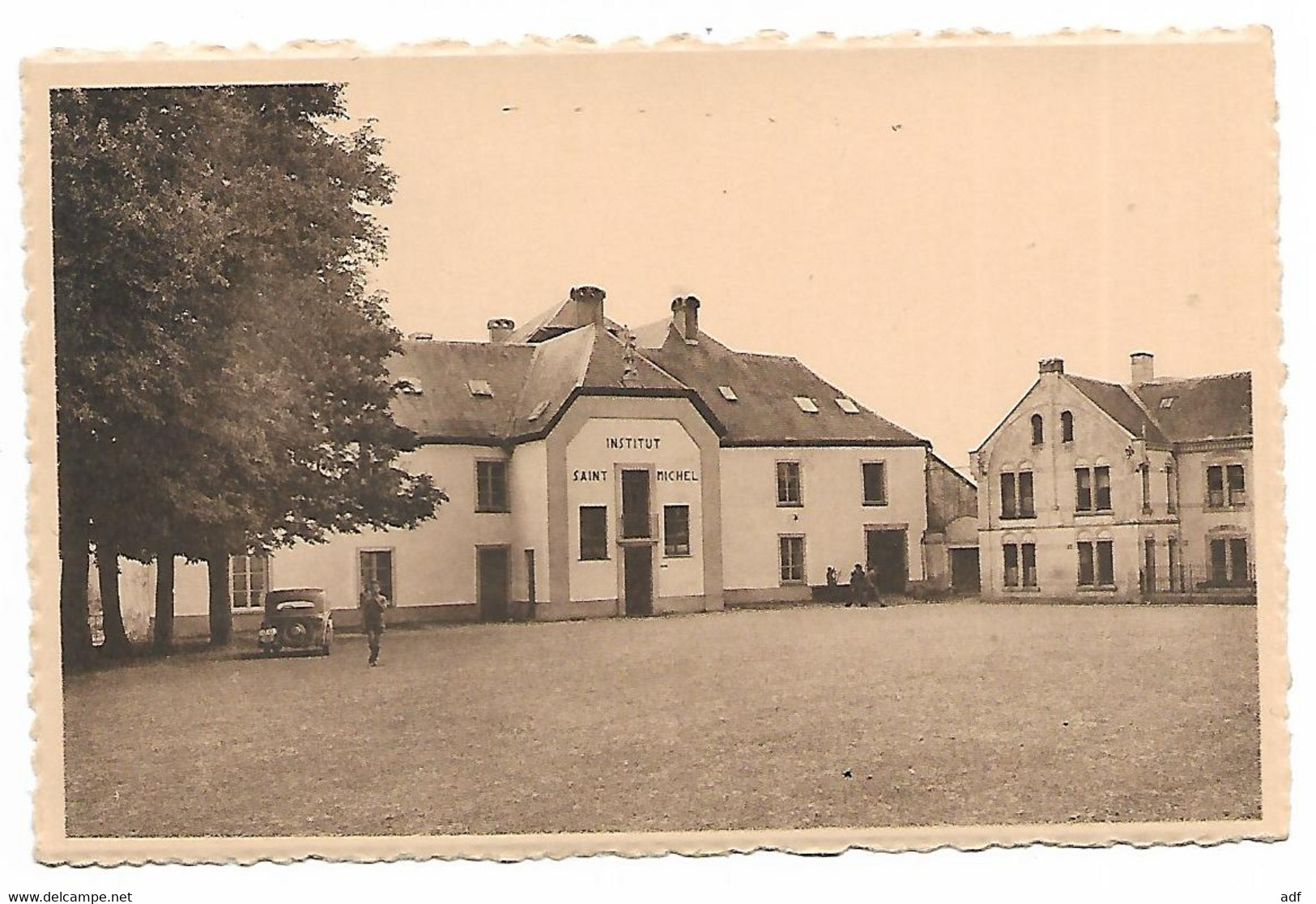 CPSM NEUFCHATEAU, INSTITUT ST SAINT MICHEL, FACADE PRINCIPALE, AUTO, VOITURE ANCIENNE, PROVINCE DE LUXEMBOURG, BELGIQUE - Neufchâteau