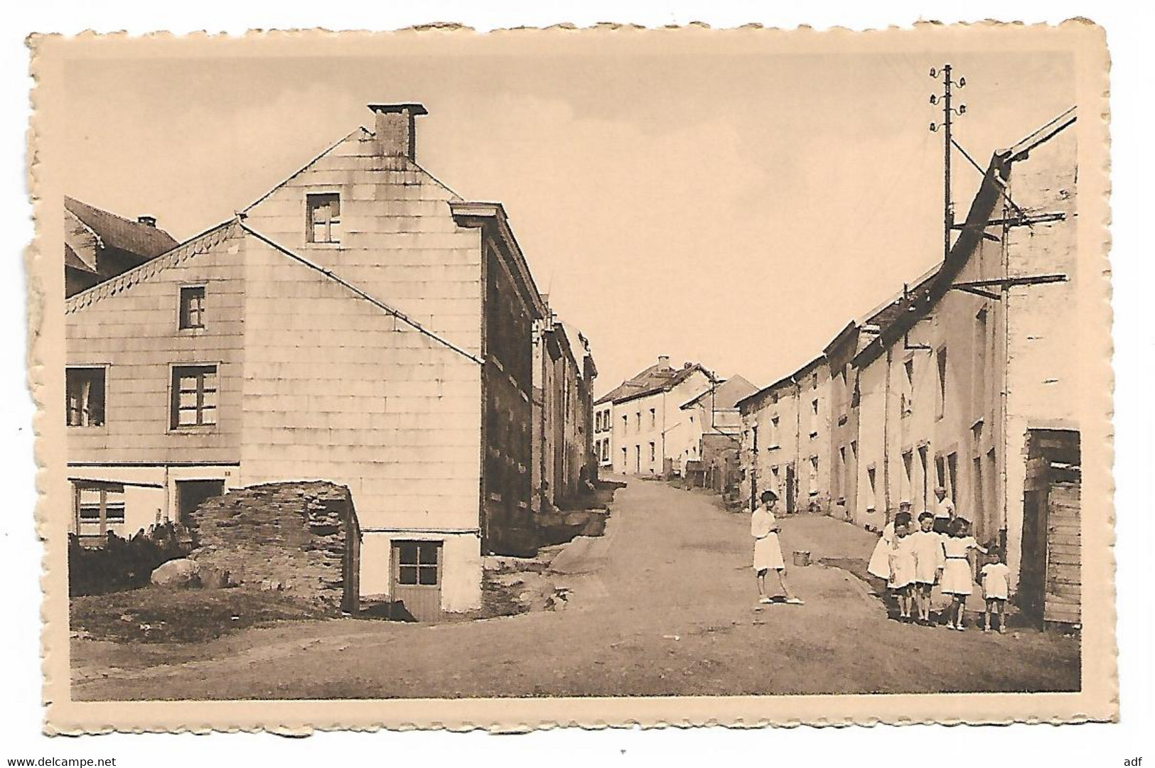 CPSM NEUFCHATEAU, ANIMATION DANS LA RUE DU CHAUFOUR, PROVINCE DE LUXEMBOURG, BELGIQUE - Neufchâteau