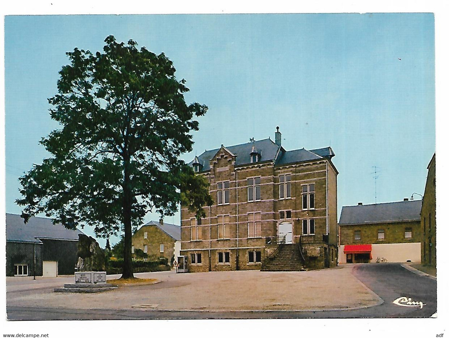 CP BIEVRE, MAISON COMMUNALE ET MONUMENT AUX MORTS, PROVINCE DE NAMUR, BELGIQUE - Bièvre