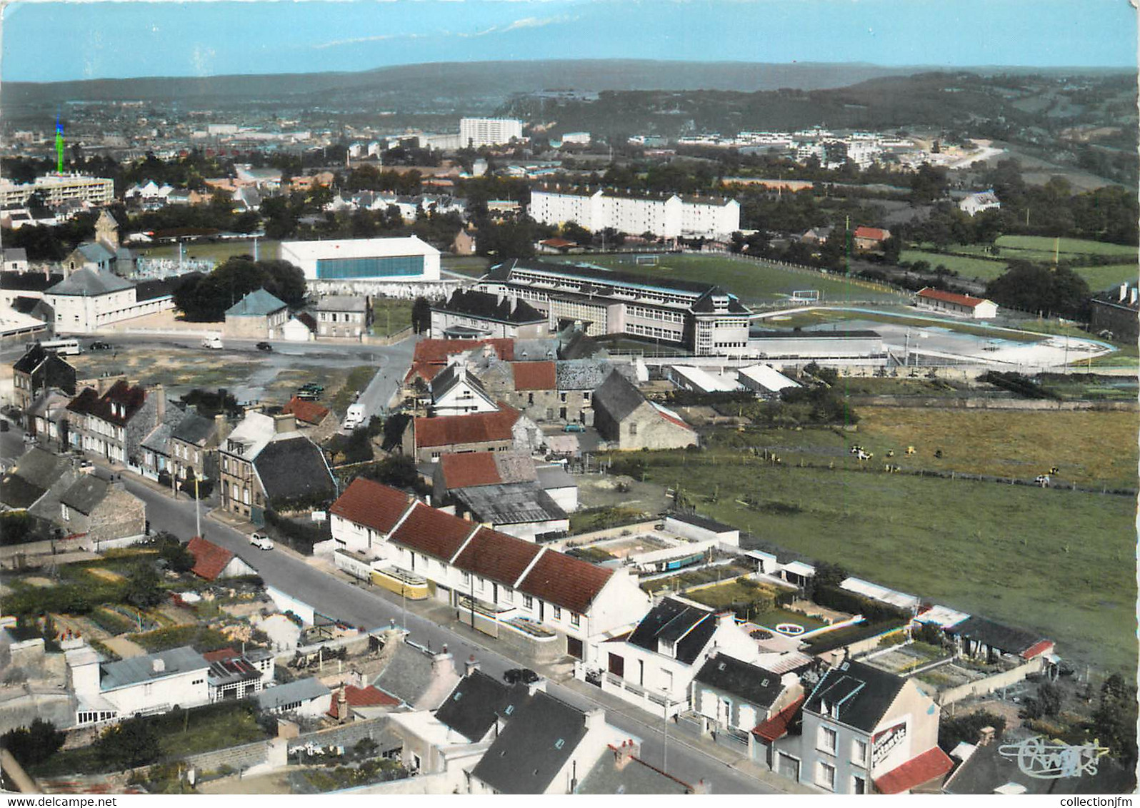 / CPSM FRANCE 50 "Octeville, Vue Générale Aérienne" - Octeville