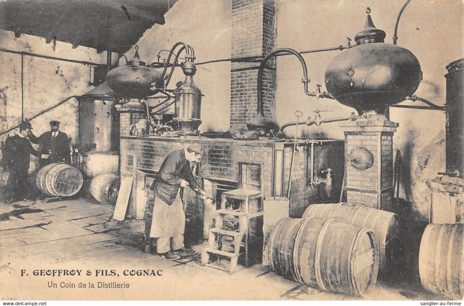 CPA 16 COGNAC F.GEOFFROY ET FILS UN COIN DE LA DISTILLERIE - Cognac