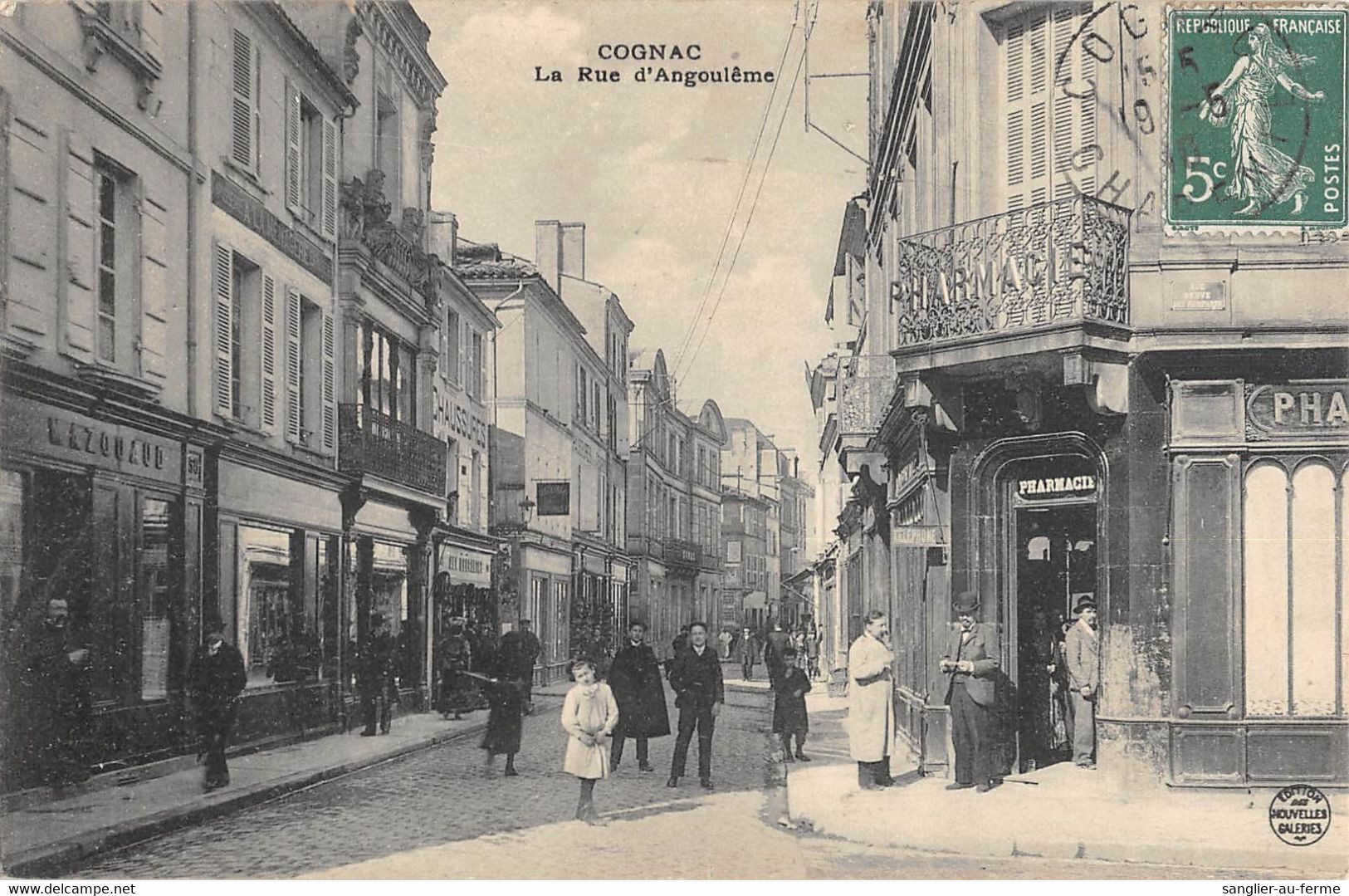 CPA 16 COGNAC LA RUE D'ANGOULEME - Cognac