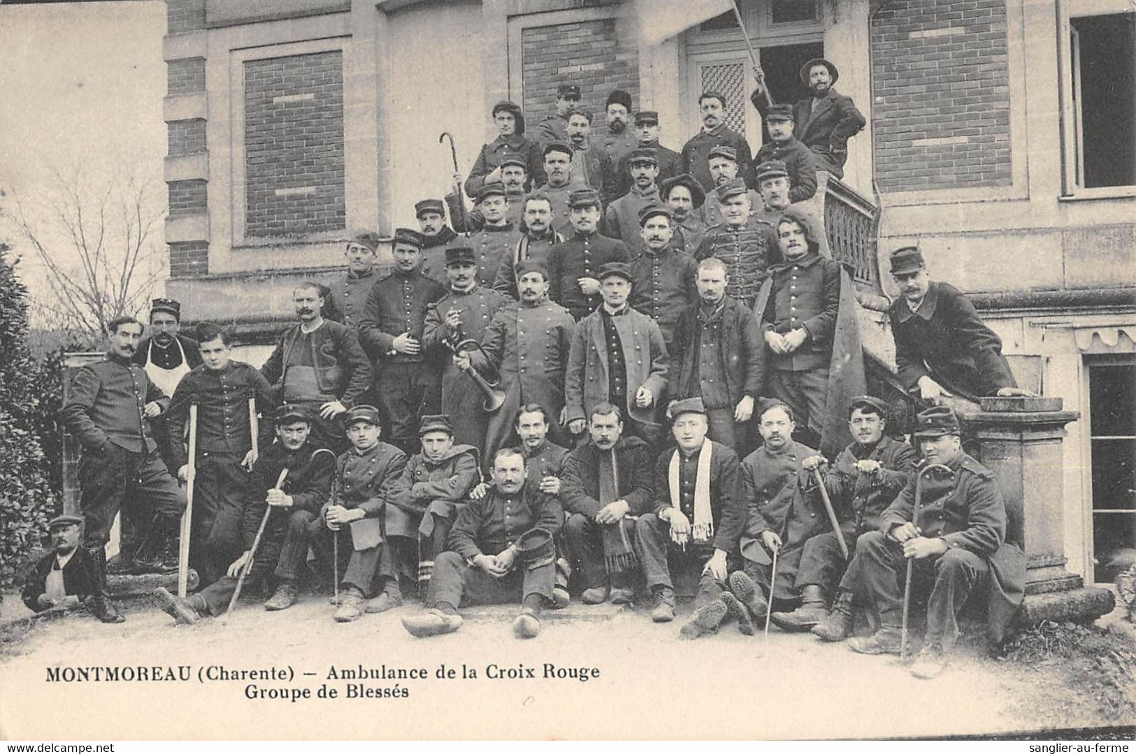 CPA 16 MONTMOREAU AMBULANCE DE LA CROIX ROUGE GROUPE DE BLESSES - Other & Unclassified