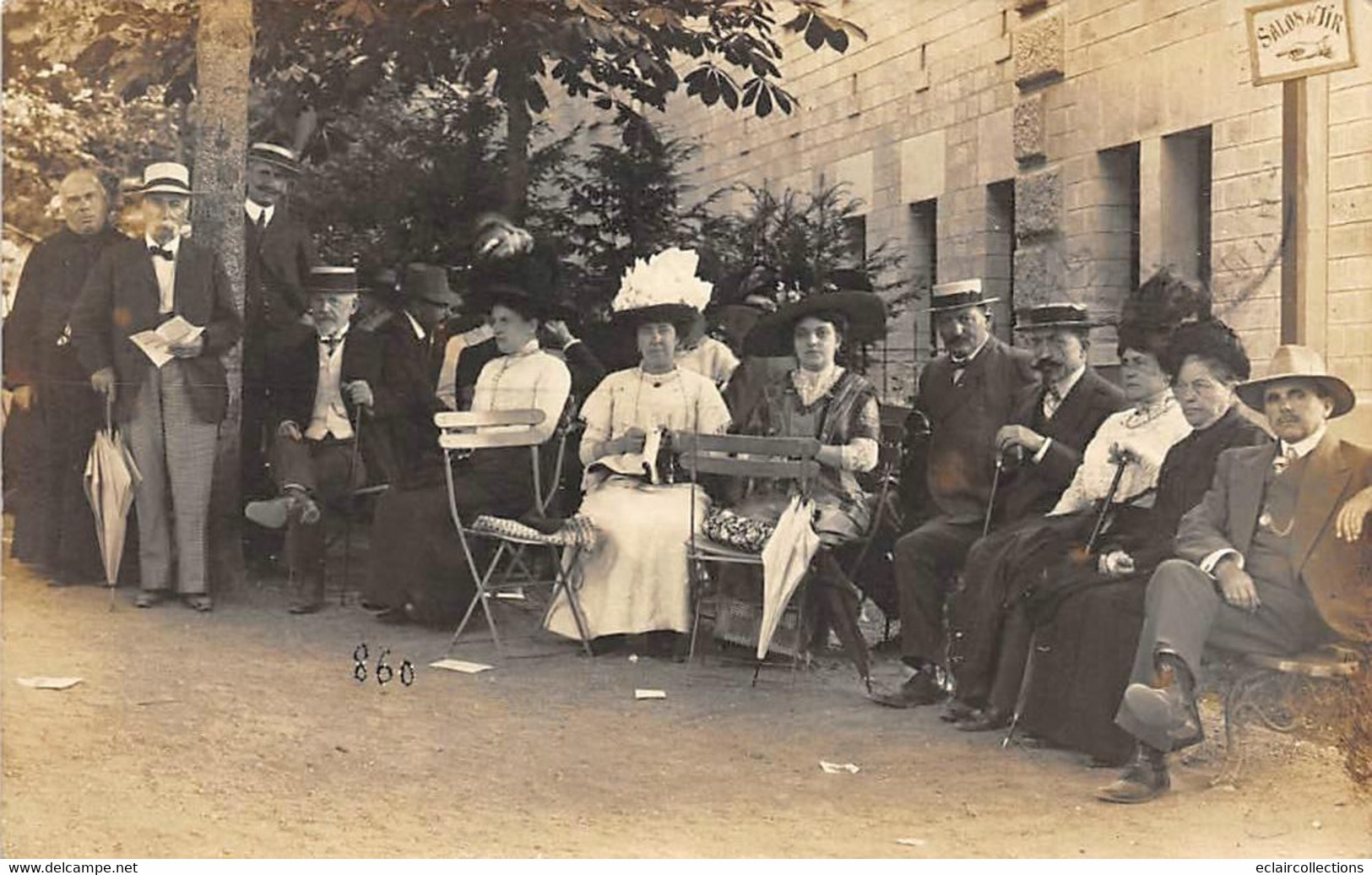 Châtel-Guyon        63        Carte Photo D'un Groupe Et Au Dessus : Salon De Tir      (voir Scan) - Châtel-Guyon