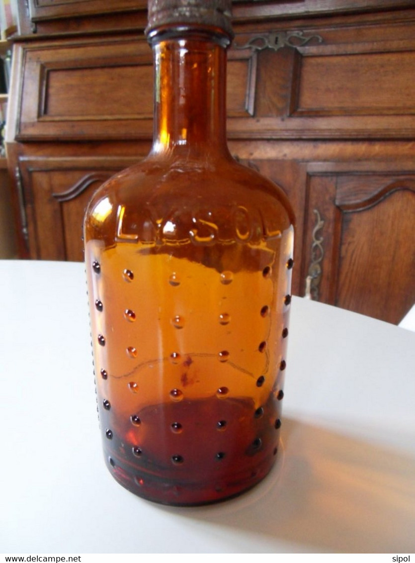 Petit Flacon Original  En Verre Orangé  Avec Picots En Relief & Bouchon Métal à Vis :Sté Française Du Lysol Parfait état - Jugs