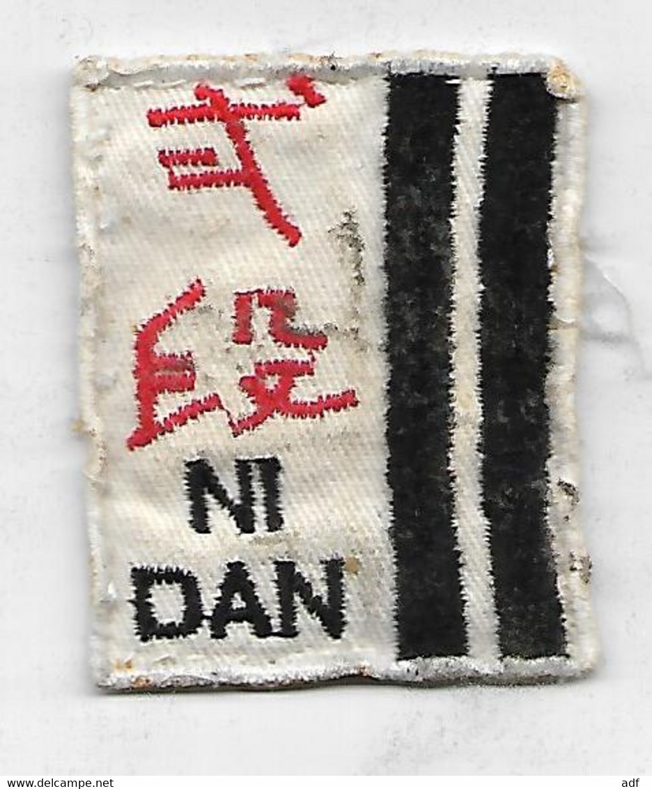 N°17 INSIGNE, ECUSSON, BADGE EN TISSU POUR KIMONO, JUDO, NI DAN - Stoffabzeichen