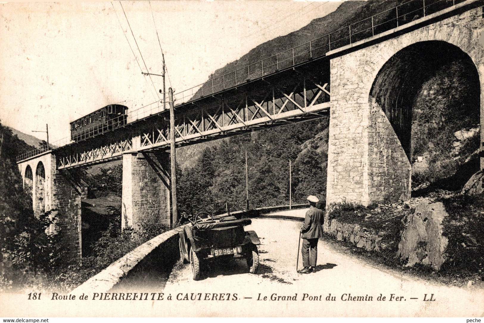 N°84346 -cpa Route De Pierrefitte à Cauterets -le Grand Pont Du Chemin De Fer- - Structures