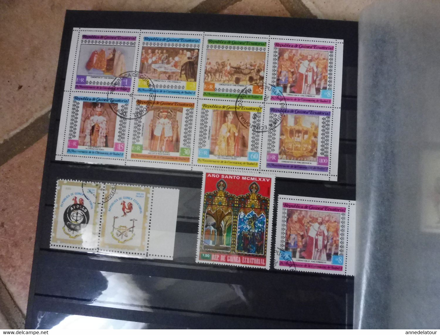 Album de timbres divers (non oblitérés et oblitérés )