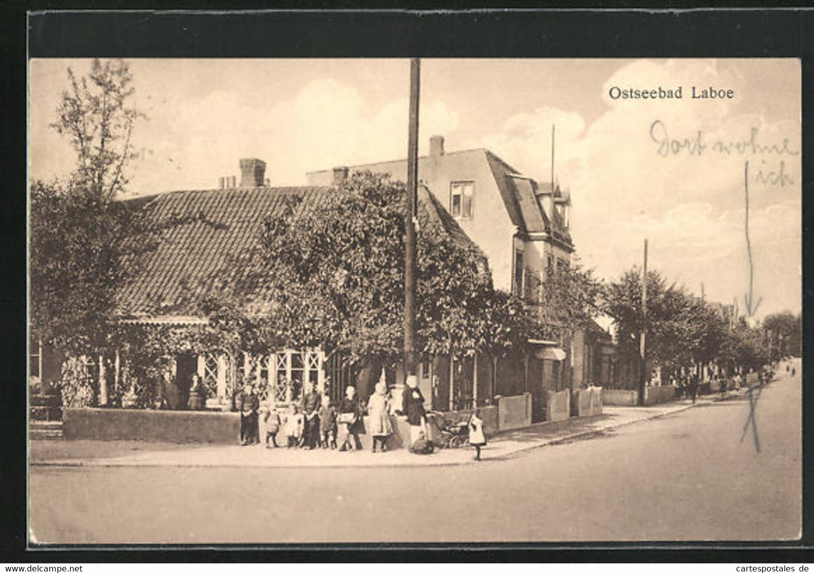 AK Laboe, Strassenansicht Mit Gebäude - Laboe