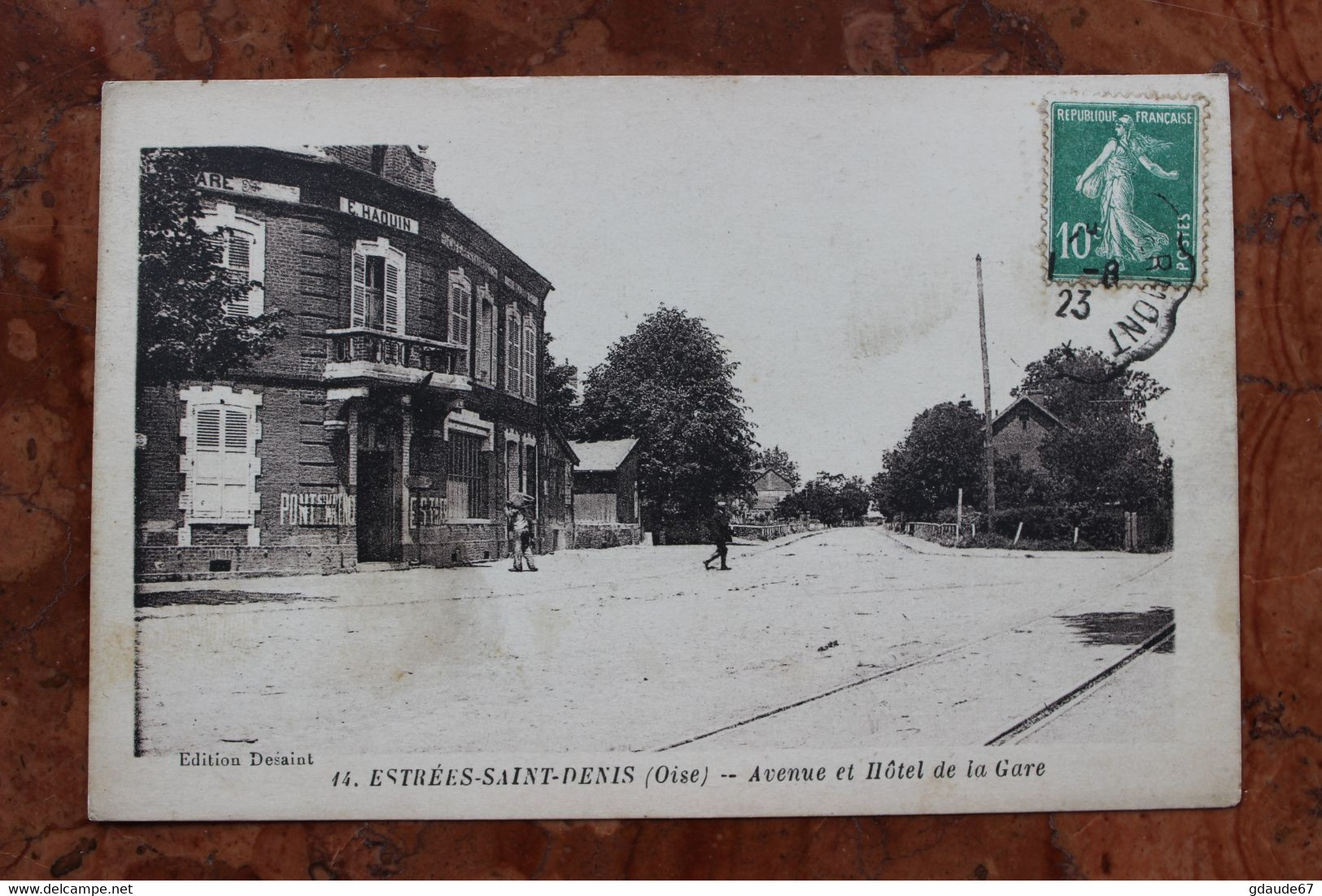 ESTREES-SAINT-DENIS (60) - AVENUE ET HOTEL DE LA GARE - Estrees Saint Denis