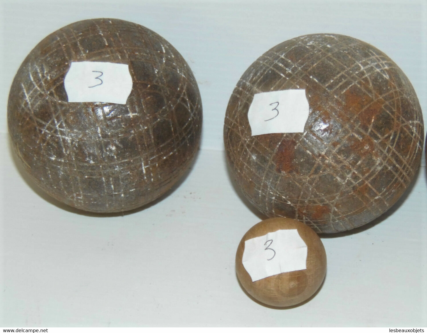 LOT De 3 BOULES De PETANQUES ANCIENNES Et Le Cochonnet Jus De Trouvailles N°3 SORTIES De GRANGE COLLECTION JEU ANCIEN - Boule/Pétanque