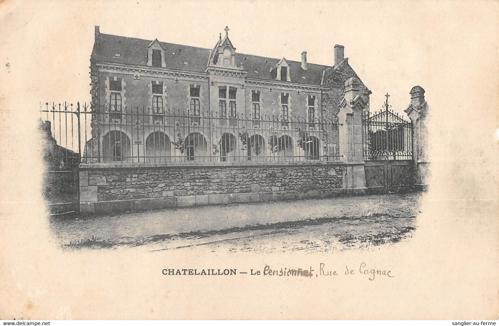 CPA 17 CHATELAILLON LE PENSIONNAT RUE DE COGNAC - Châtelaillon-Plage