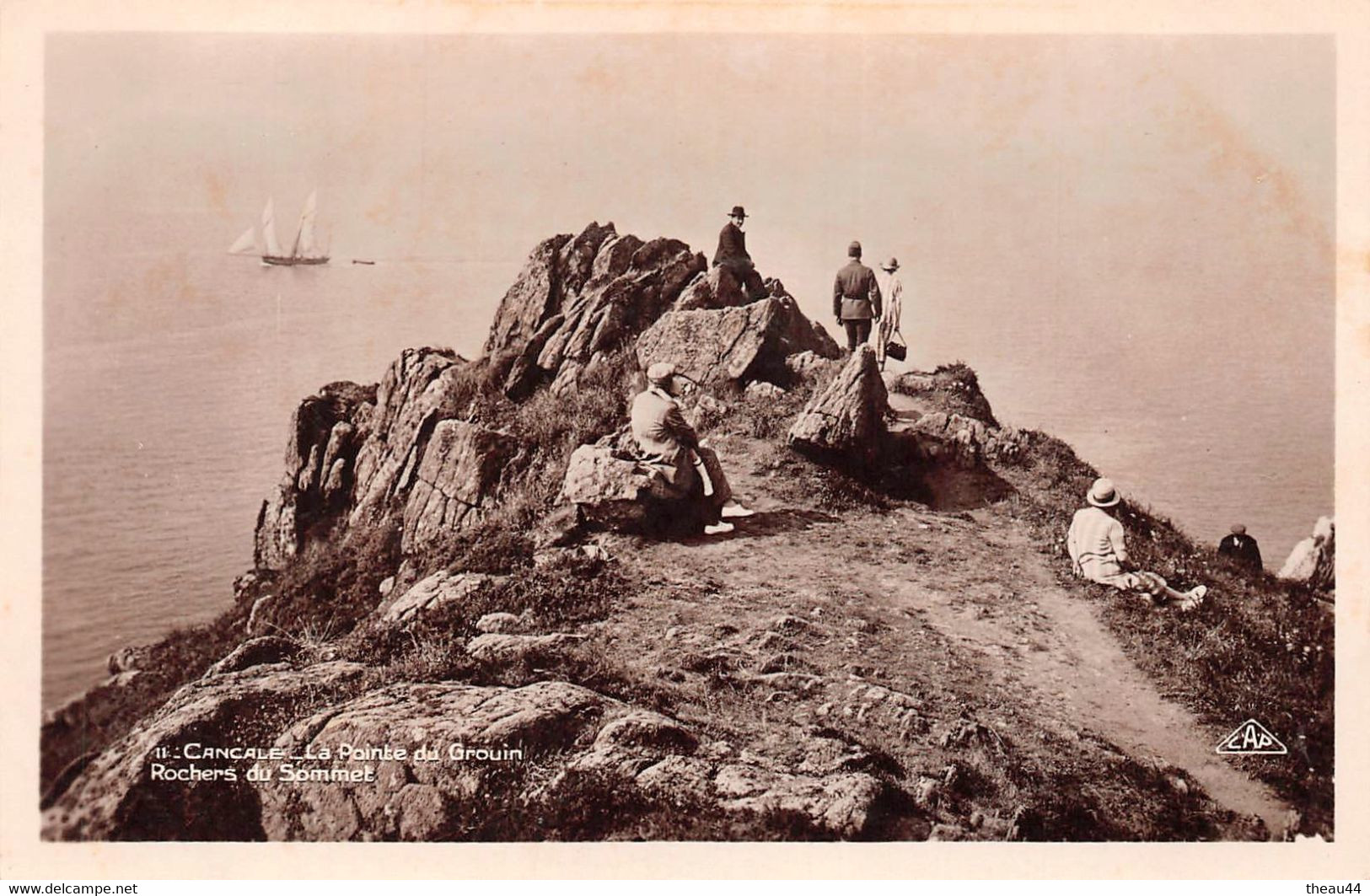 ¤¤  -  CANCALE  -  Lot de 8 Cartes  - Sémaphore, Pointe du Hock, Phare, Parcs à Huitres, Monument ...........  -  ¤¤