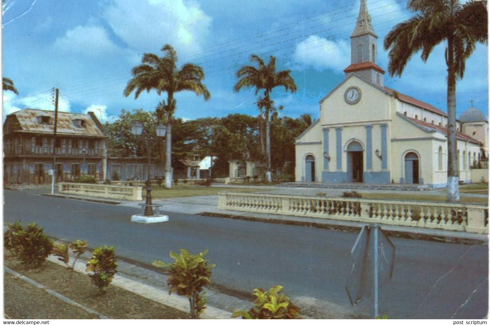 Lot   - Amériques + Martinique et Guadeloupe -  environ  250 cartes