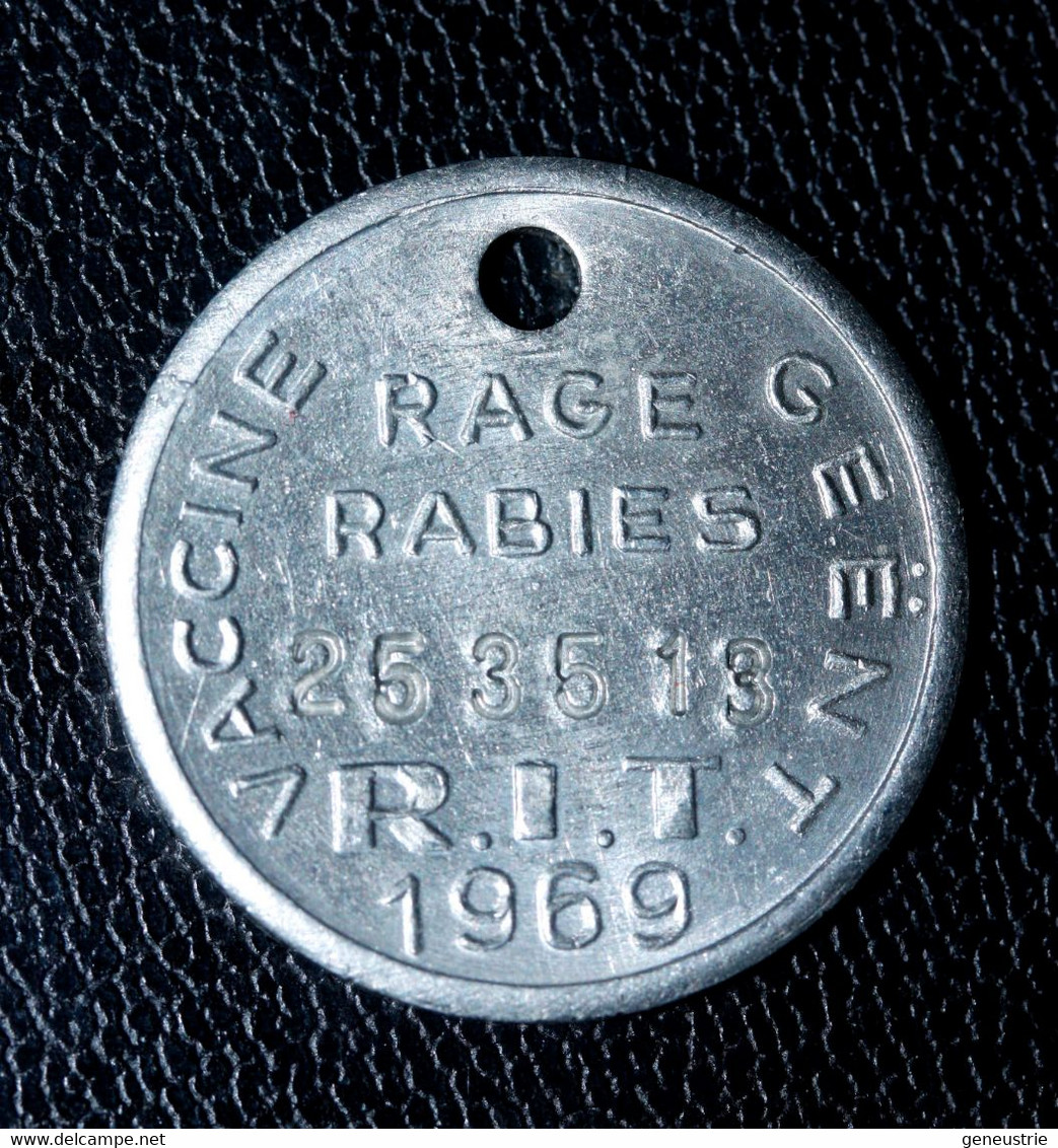 Jeton De Taxe Sur Les Chiens "Vacciné Contre La Rage / Rabies - 1969" Médaille De Chien - Dog License Tax Tag - Monedas / De Necesidad