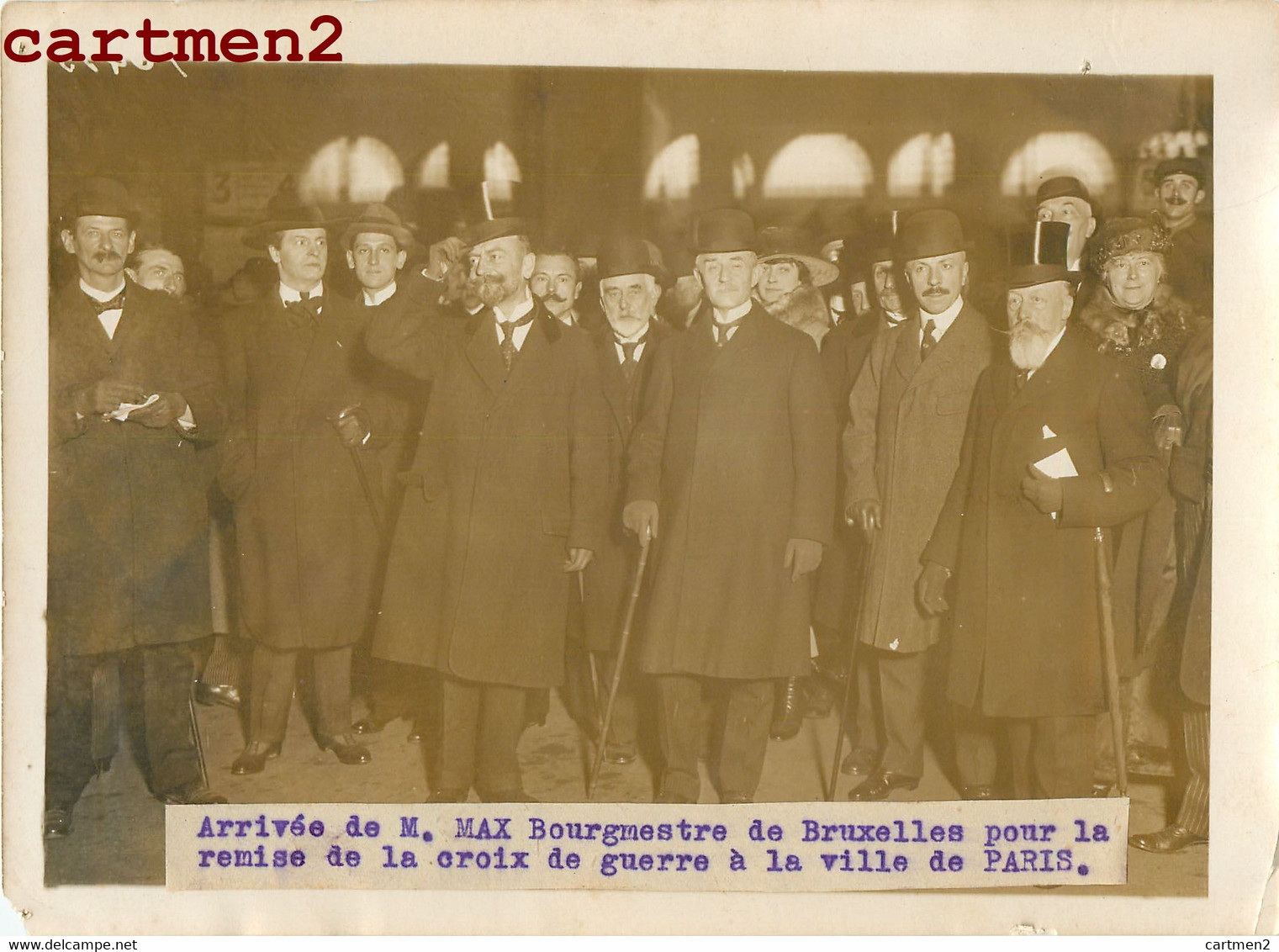 PHOTOGRAPHIE ANCIENNE Mr MAX BOURGUMESTRE DE BRUXELLES POUR LA REMIE DE LA CROIX DE GUERRE A LA VILLE DE PARIS BELGIQUE - Celebridades