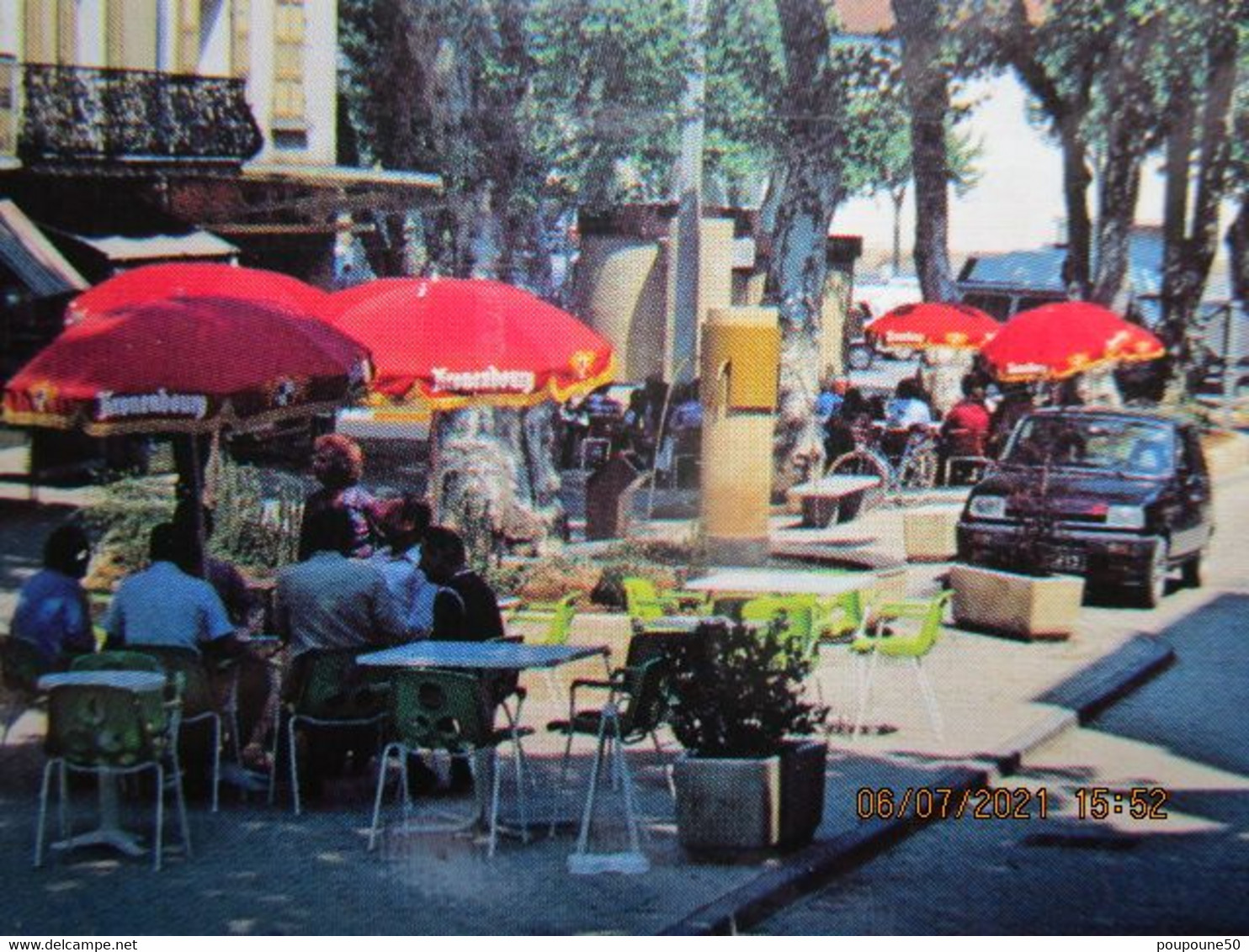 CP 83 Var   VINON Sur VERDON Prés Rians - Le Cours  Les Terrasses Café Bar Du Commerce , Centre Ville 1994 - Rians