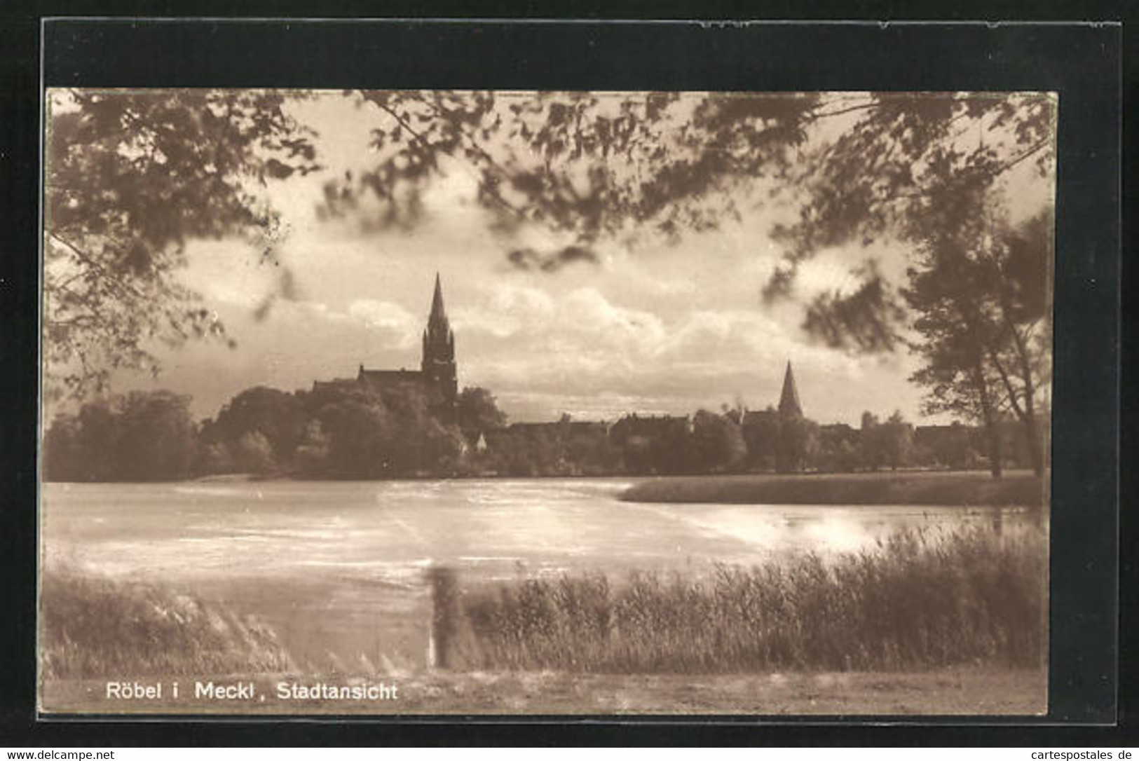 AK Röbel I. Meckl., Stadtansicht Mit Kirche - Roebel