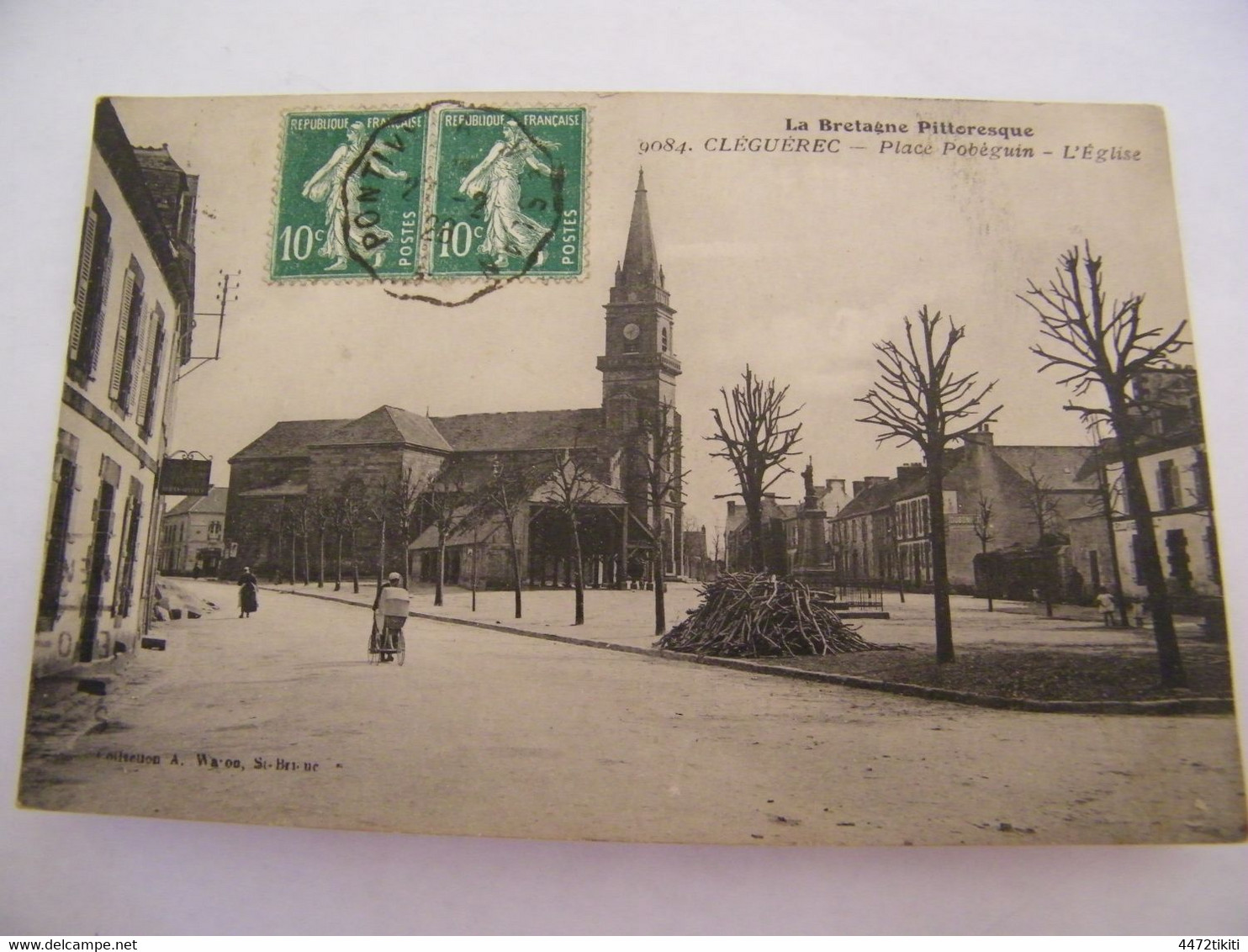 CPA - Cléguerec (56) - Place Bobéguin - L'Eglise - 1926  - SUP  (FC 40) - Cleguerec