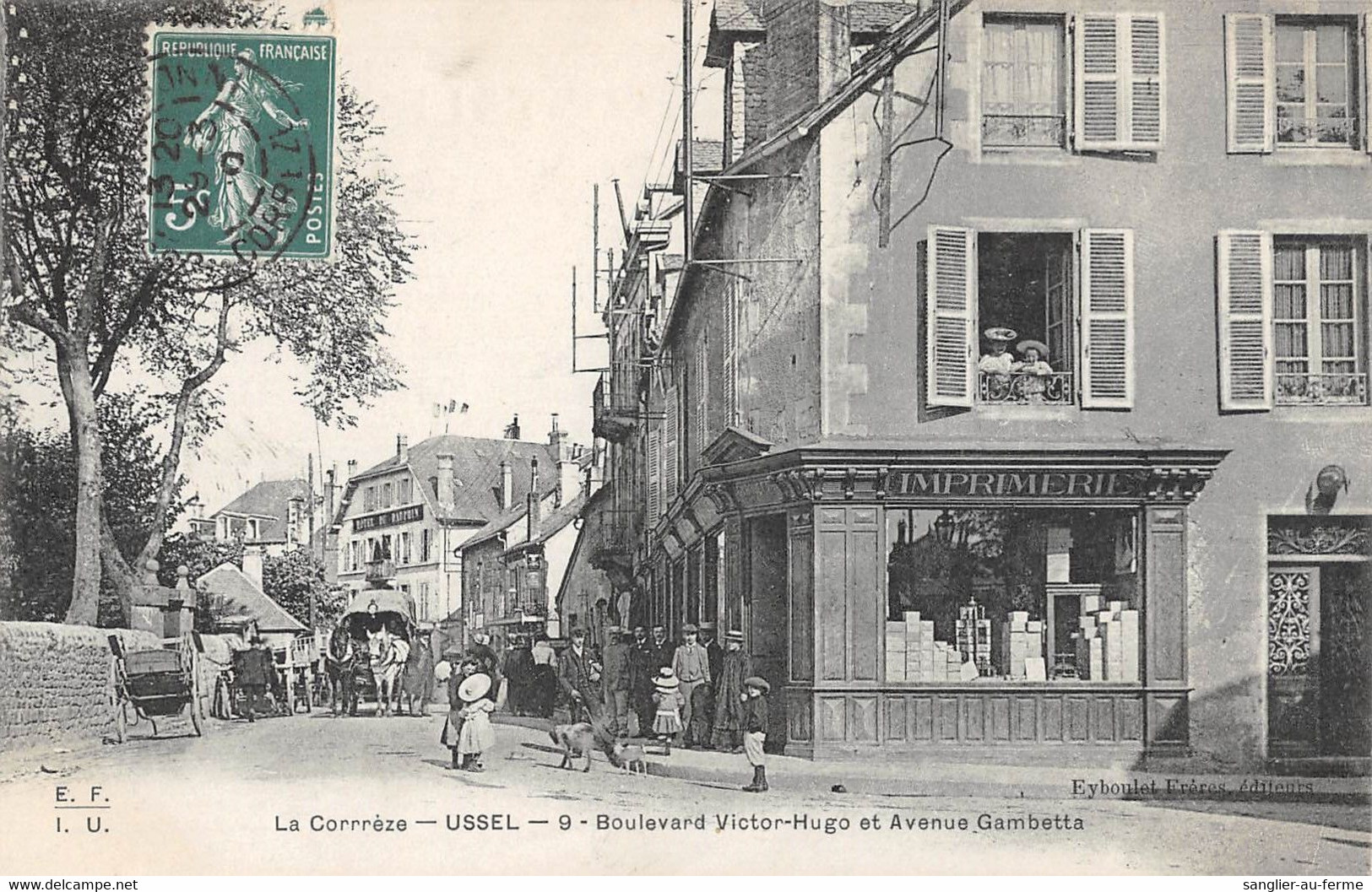 CPA 19 USSEL BOULEVARD VICTOR HUGO ET AVENUE GAMBETTA - Ussel