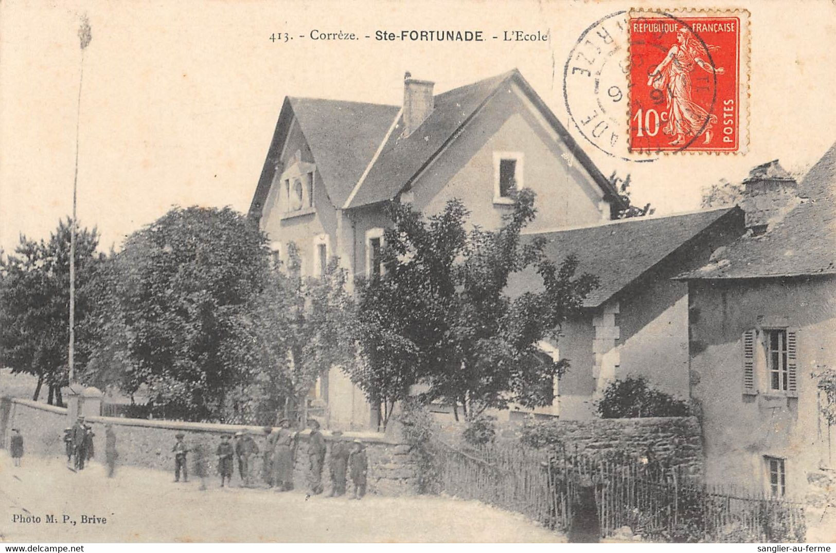 CPA 19 SAINTE FORTUNADE ECOLE - Altri & Non Classificati