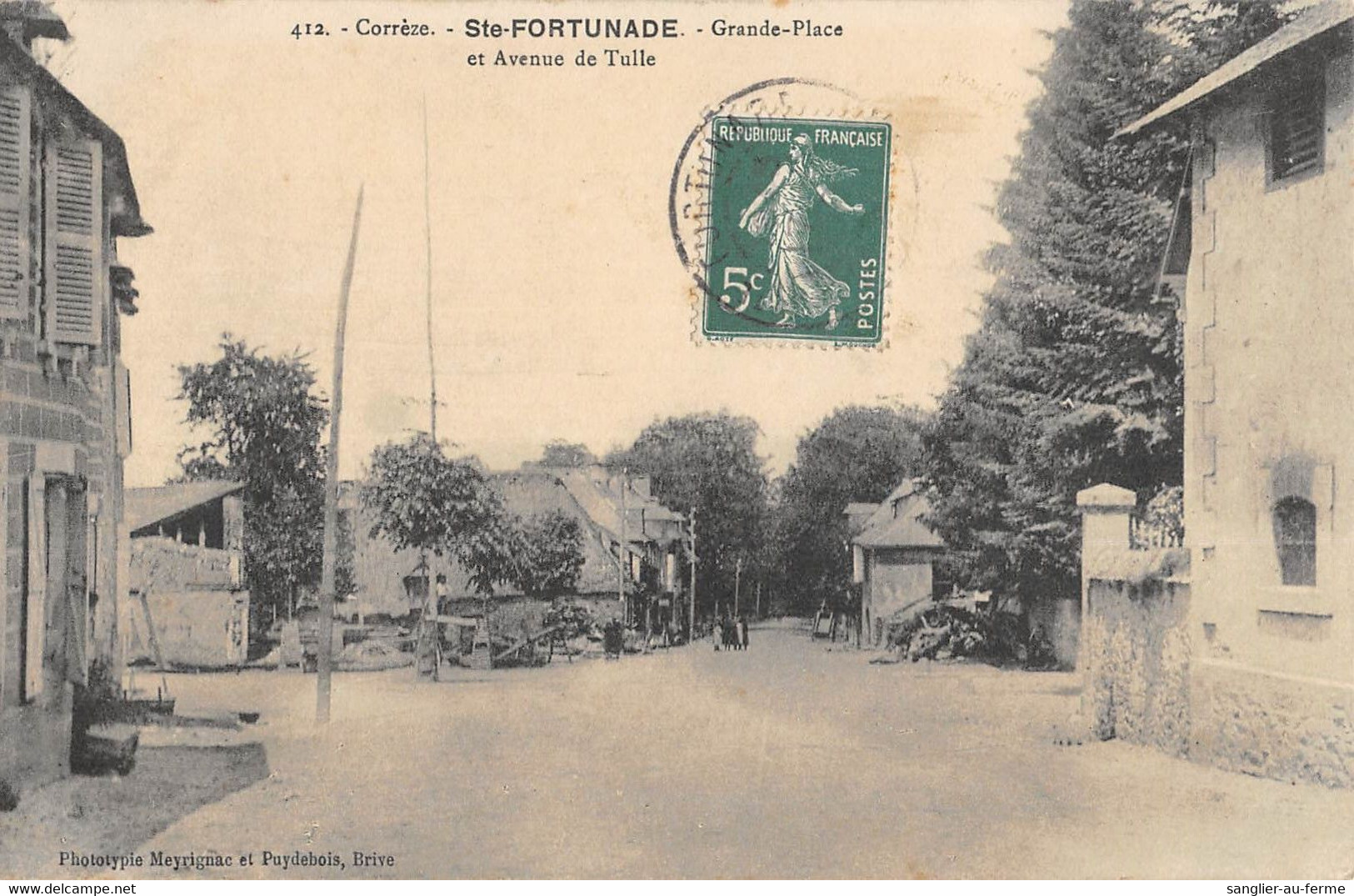 CPA 19 SAINT FORTUNADE GRANDE PLACE ET AVENUE DE TULLE - Altri & Non Classificati