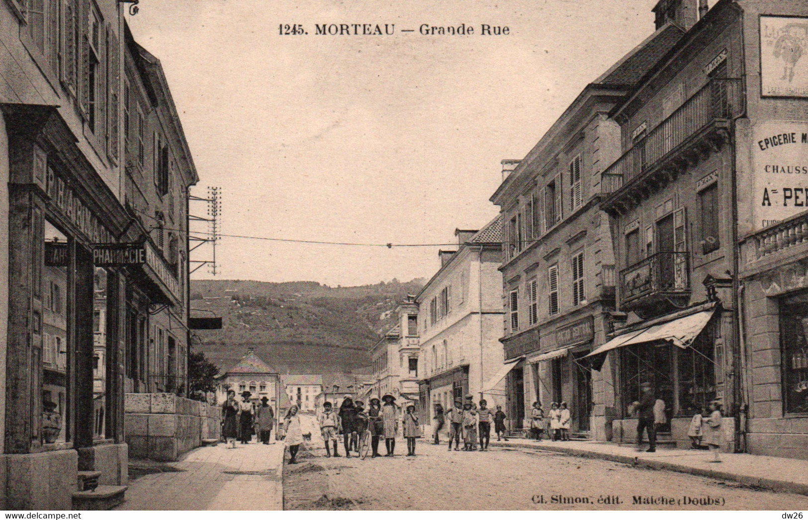 Morteau (Doubs) Grande Rue - Belle Animation Devant Les Commerces - Cliché Simon - Carte N° 1245 Non Circulée - Otros & Sin Clasificación