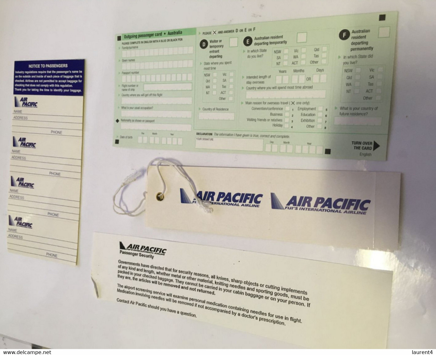 (RR 22) Air Pacific (ticket Holder) With 2 Luggage Tags + Immigration Card + Stickers (as Seen) - Étiquettes à Bagages