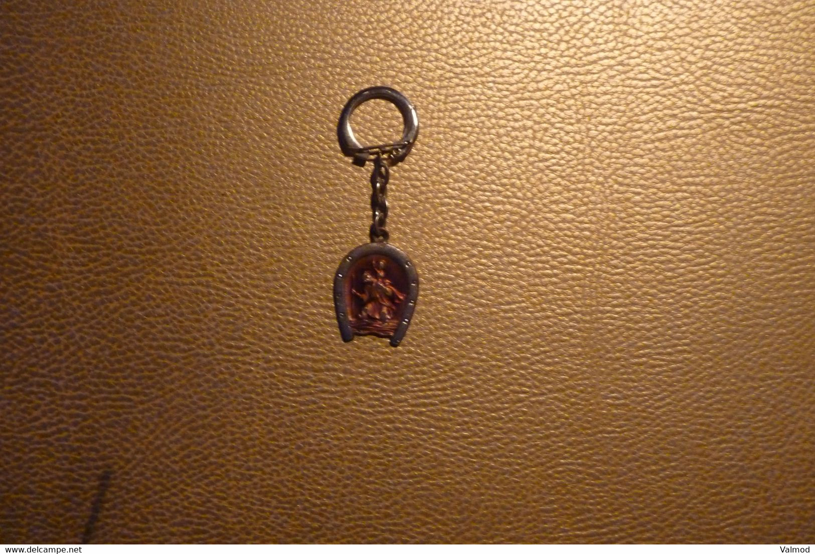 Key-rings - Porte Clé Vintage Fer à Cheval avec Saint Christophe métal  argenté et rose.