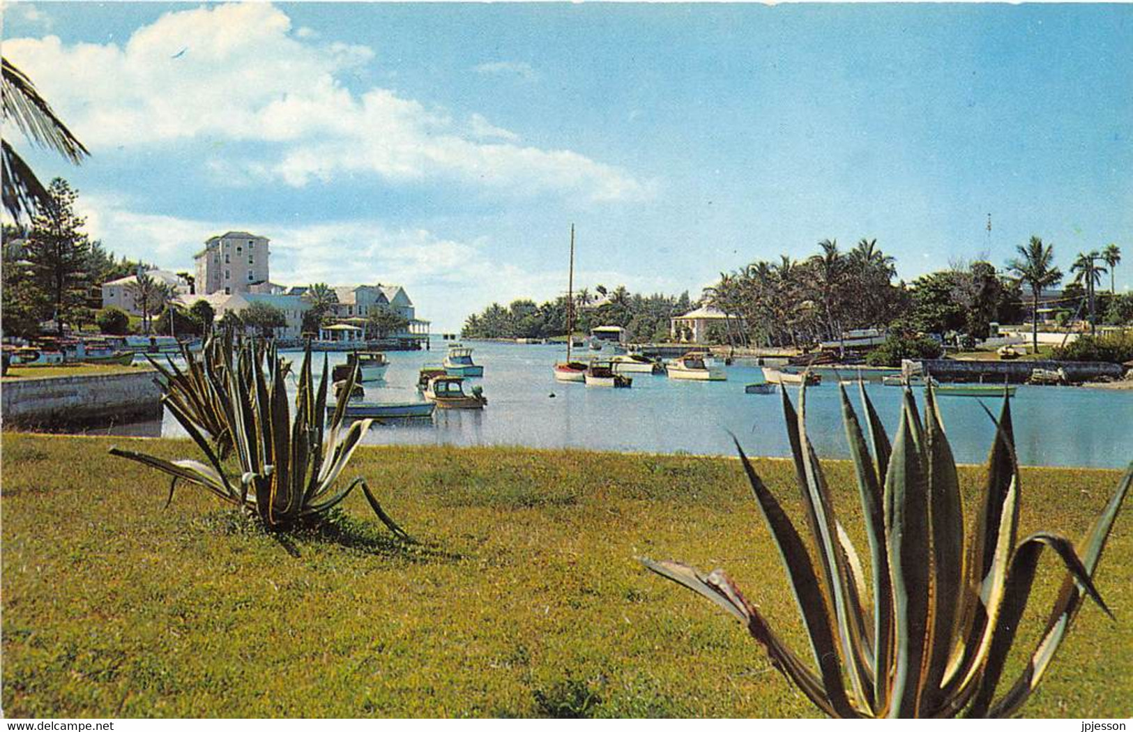 ANTILLES - BERMUDES - FLATT'S INLET, SHOWING CORAL ISSLAND CLUB, BERMUDA - Bermuda