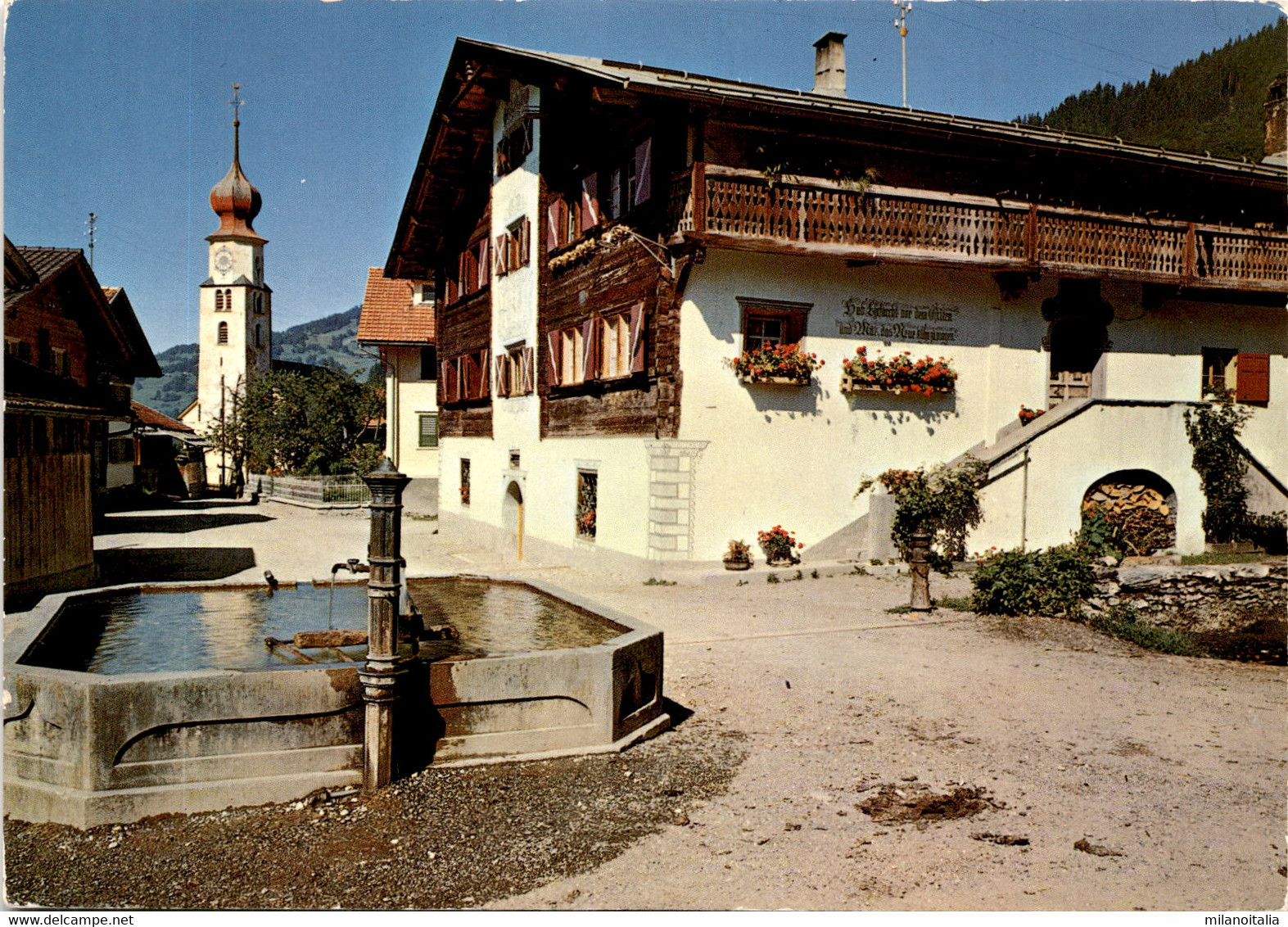 Fanas - Dorfbrunnen Mit Altem Prättingerhaus (39-322) * 3. 1. 1975 - Fanas