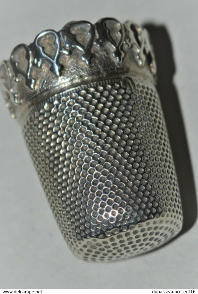 ANCIEN Dé argent OBJET COUTURIERE poinçon illisible collection OBJETS de VITRINE COLLECTION COUTURE
