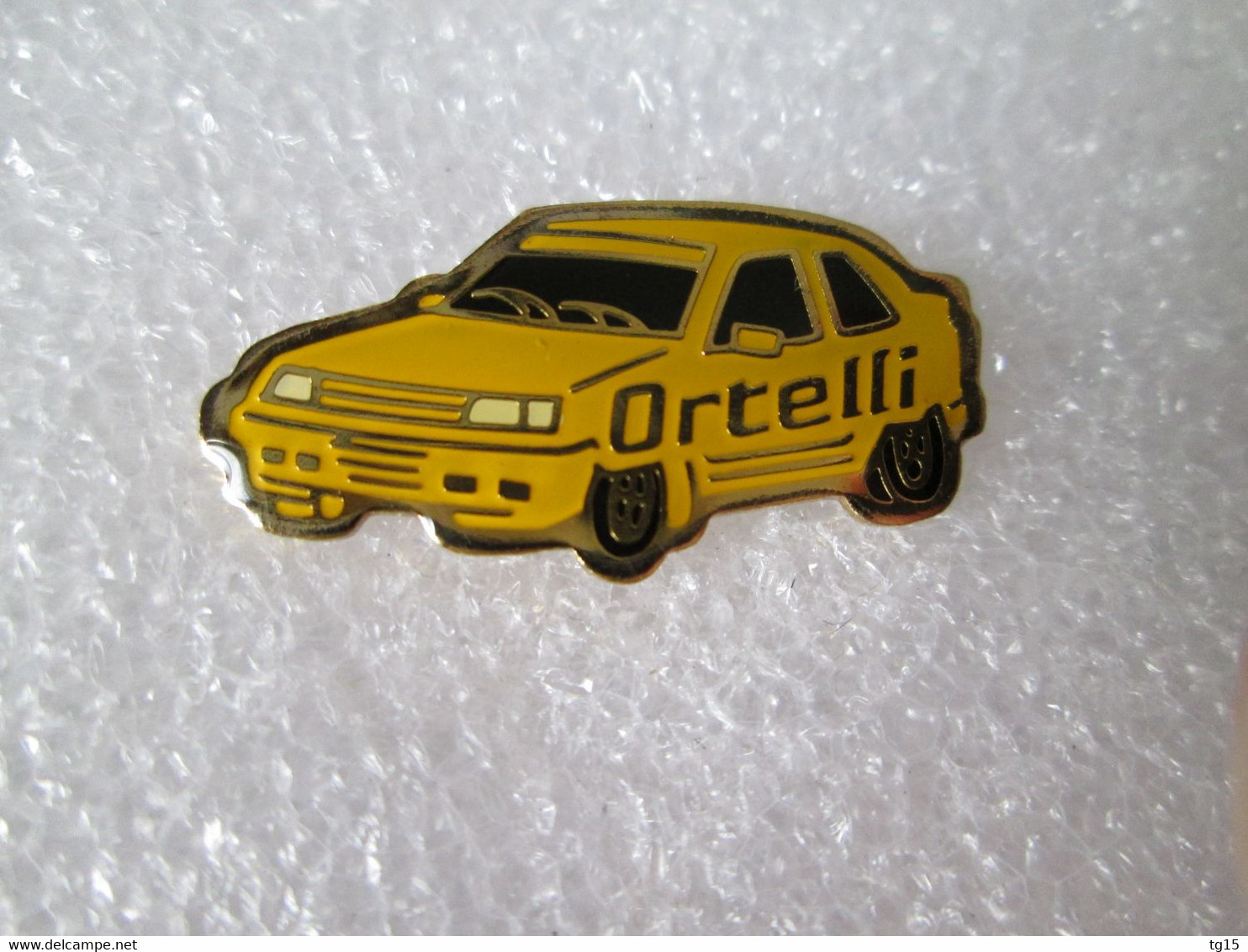 PIN'S    PEUGEOT  309  GTI  ORTELLI - Peugeot