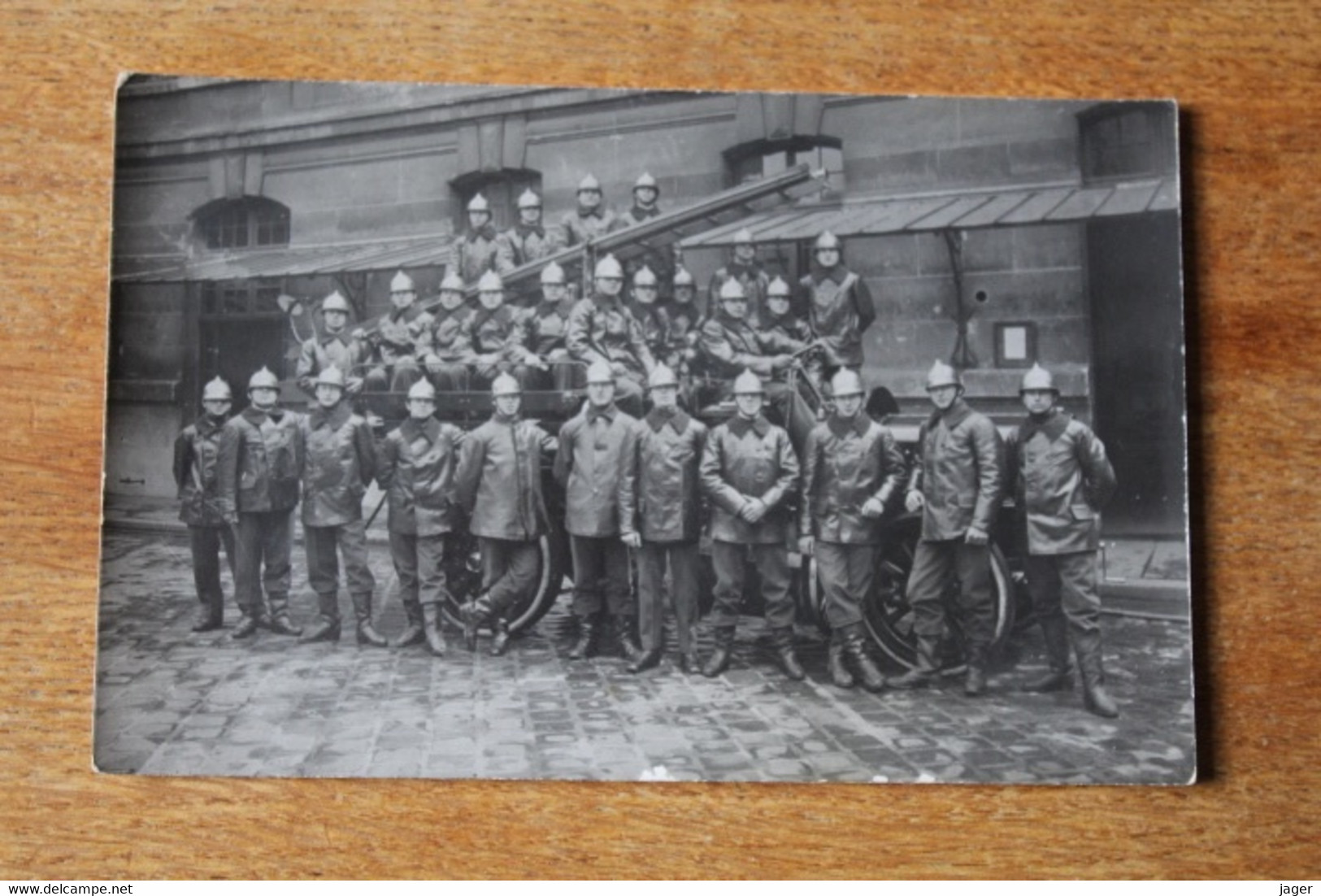 Carte Photo Sapeurs Pompiers De Paris  Section Avec Camion D'intervention Vers 1920 ? - Brandweer