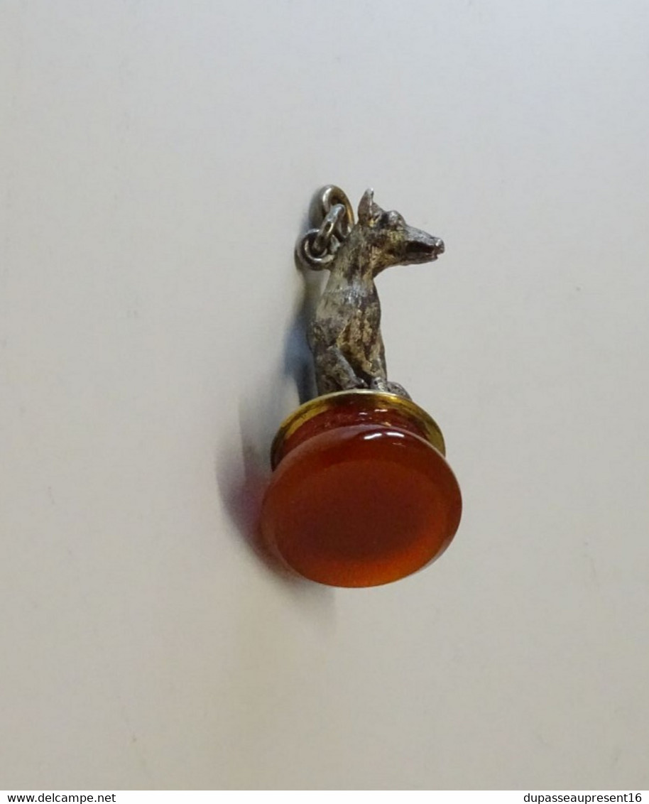 *SCEAU BRELOQUE de CHATELAINE RENARD ARGENT ET AGATE CHASSE VENERIE COLLECTION VITRINE BIJOU ANCIEN E