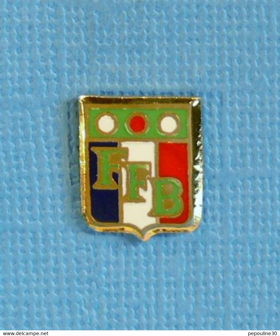 1 PIN'S //  ** F.F.B. / FÉDÉRATION FRANÇAISE DE BILLARD ** - Biljart