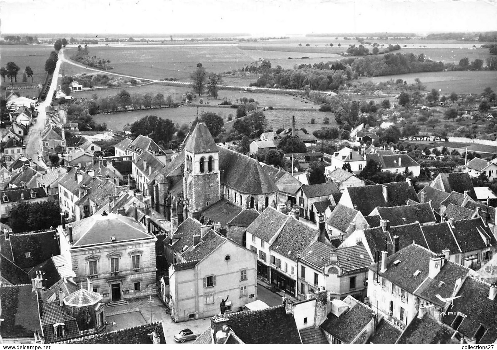 77-ROSAY-EN-BRIE- L'EGLISE VUE DU CIEL - Rozay En Brie