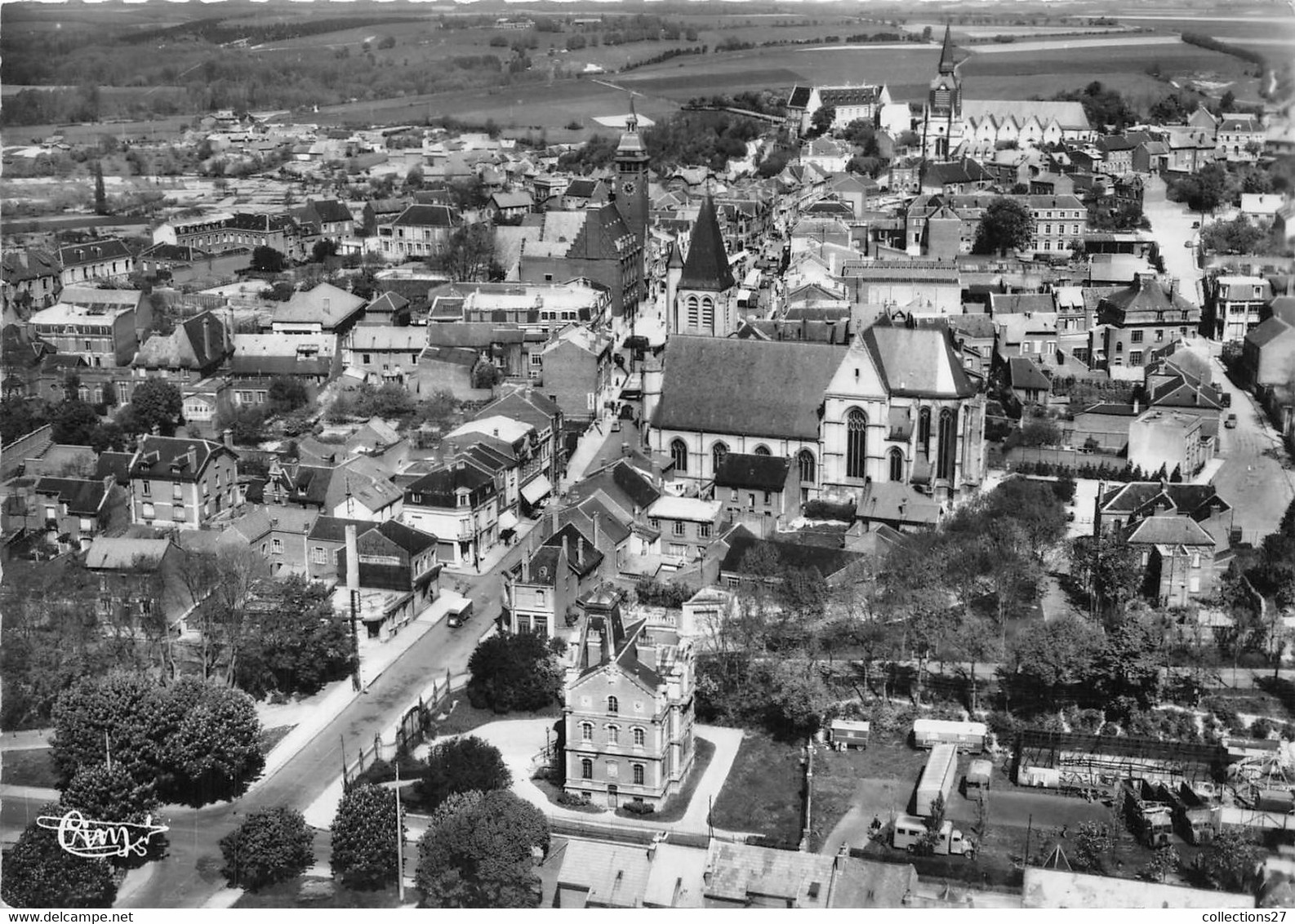 80-MONTDIDIER- EGLISE ST-PIERRE ET ST-SEPULCRE VUE AERIENNE - Montdidier