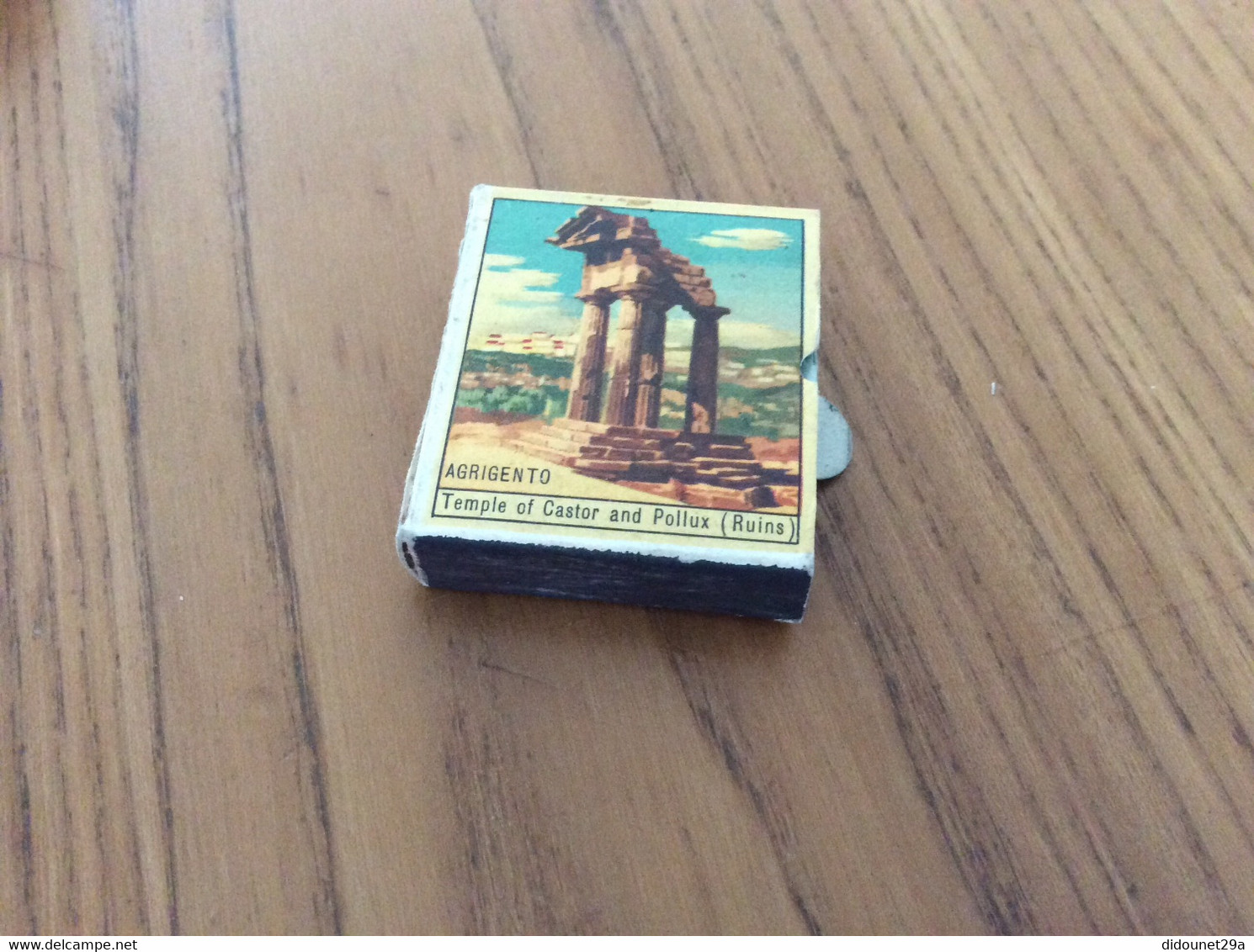 Boîte D'allumettes ITALIE Double Vue "AGRIGENTO Temple Of Castor And Pollux (Ruins) / SICILY Vase Seller" - Matchboxes